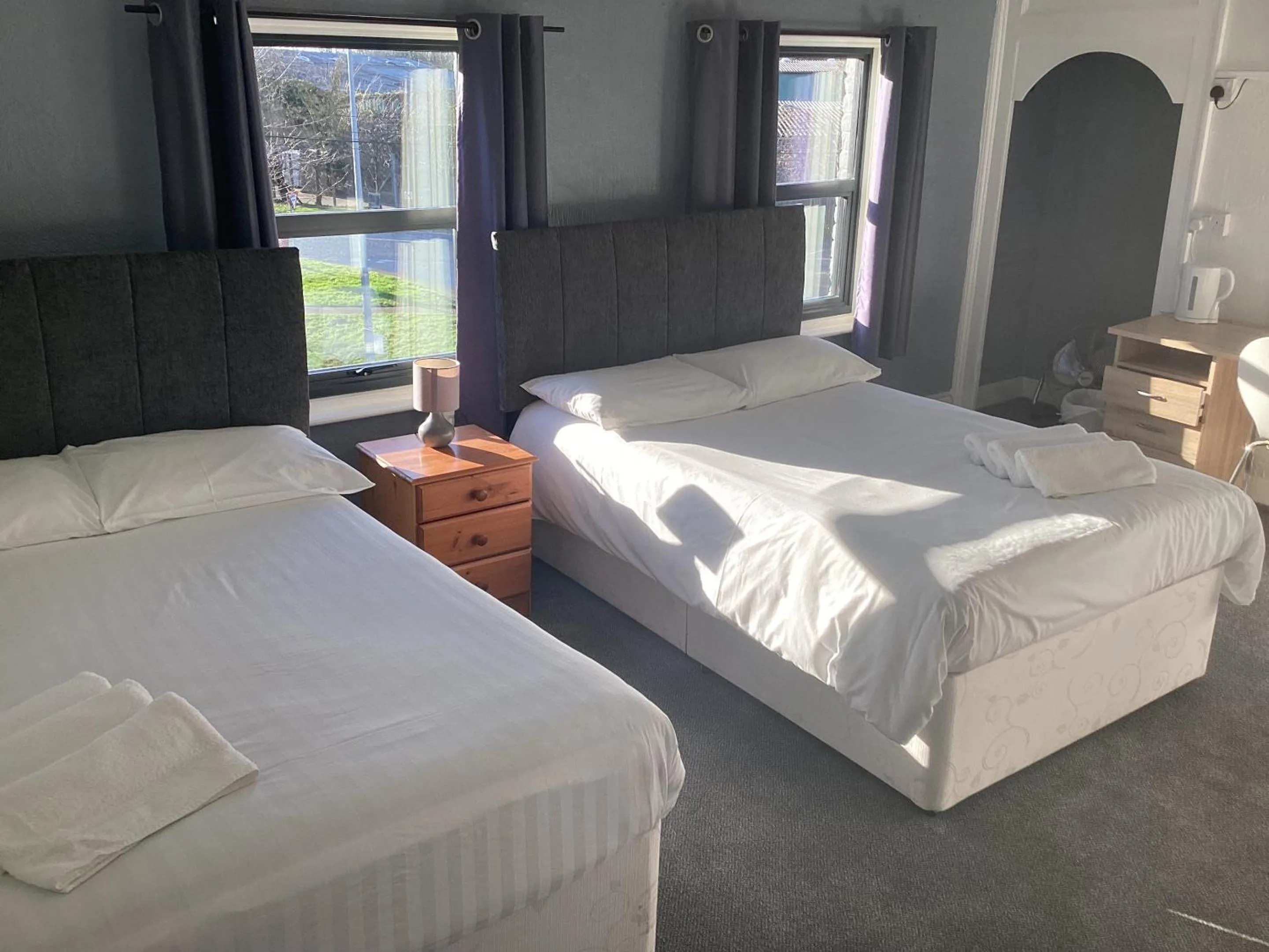 Bedroom, Bed in The Riverside