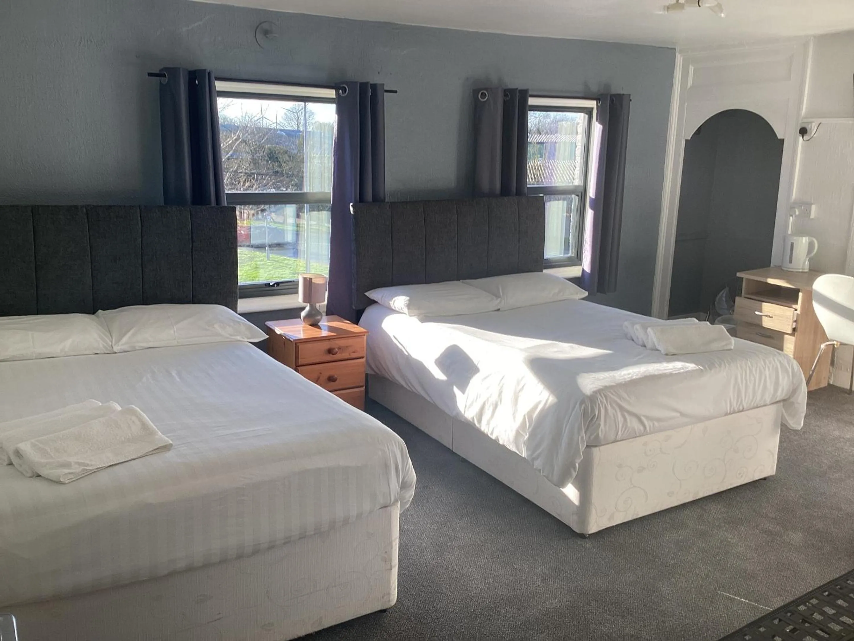 Bedroom, Bed in The Riverside