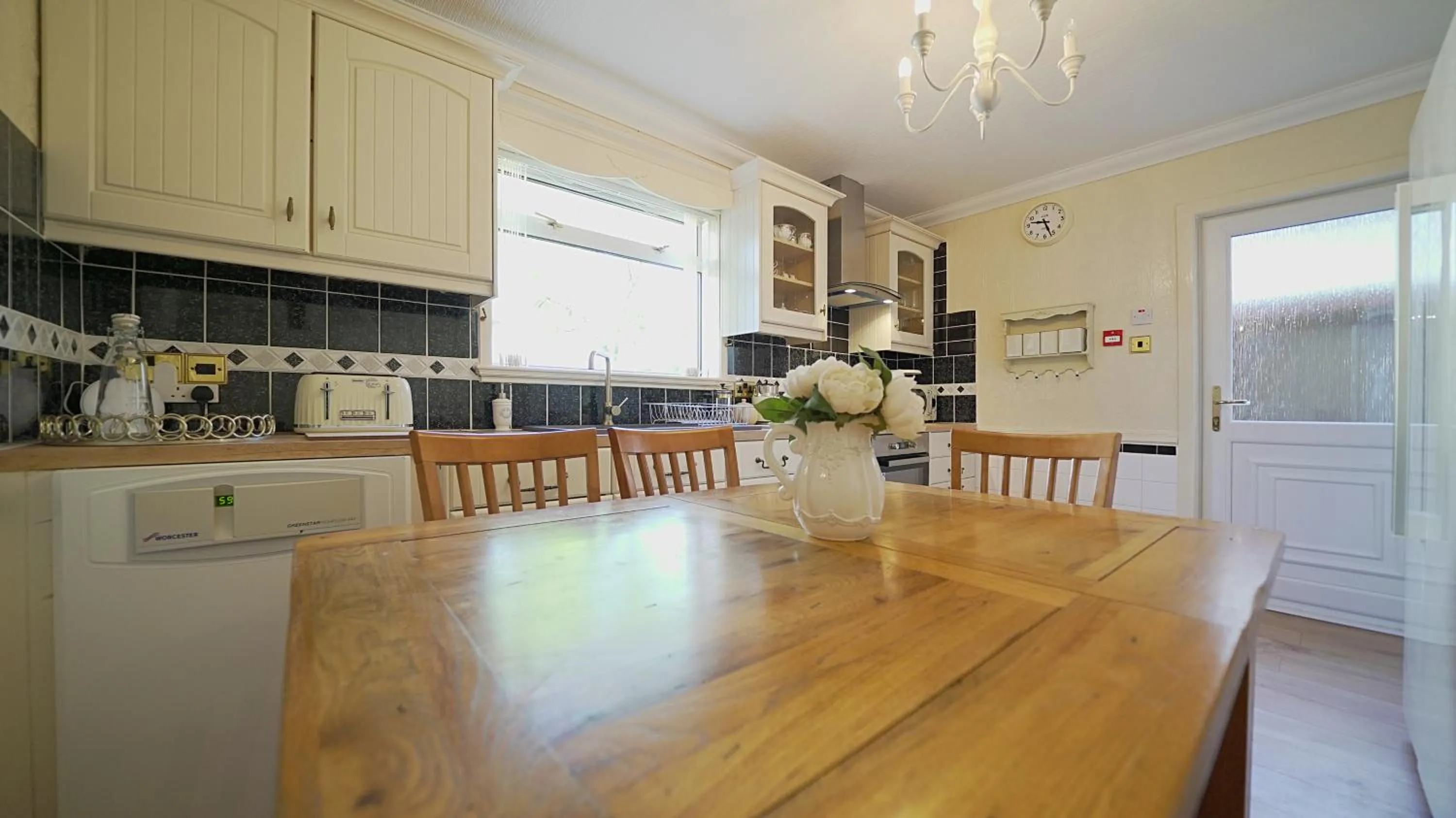 Kitchen or kitchenette in The Old Tramhouse Self Catering Apartments
