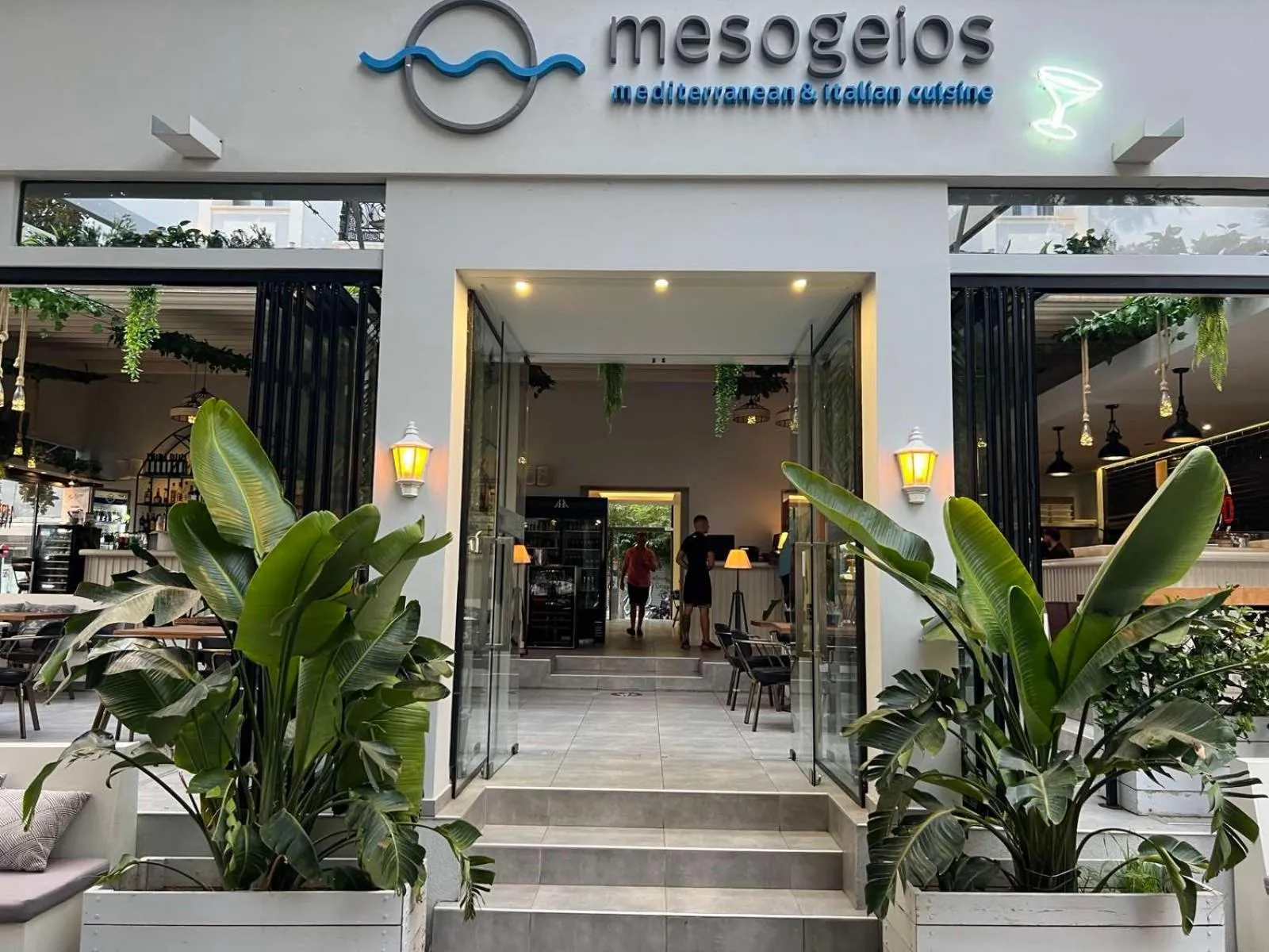 Restaurant/places to eat in Panellinion Luxury Rooms