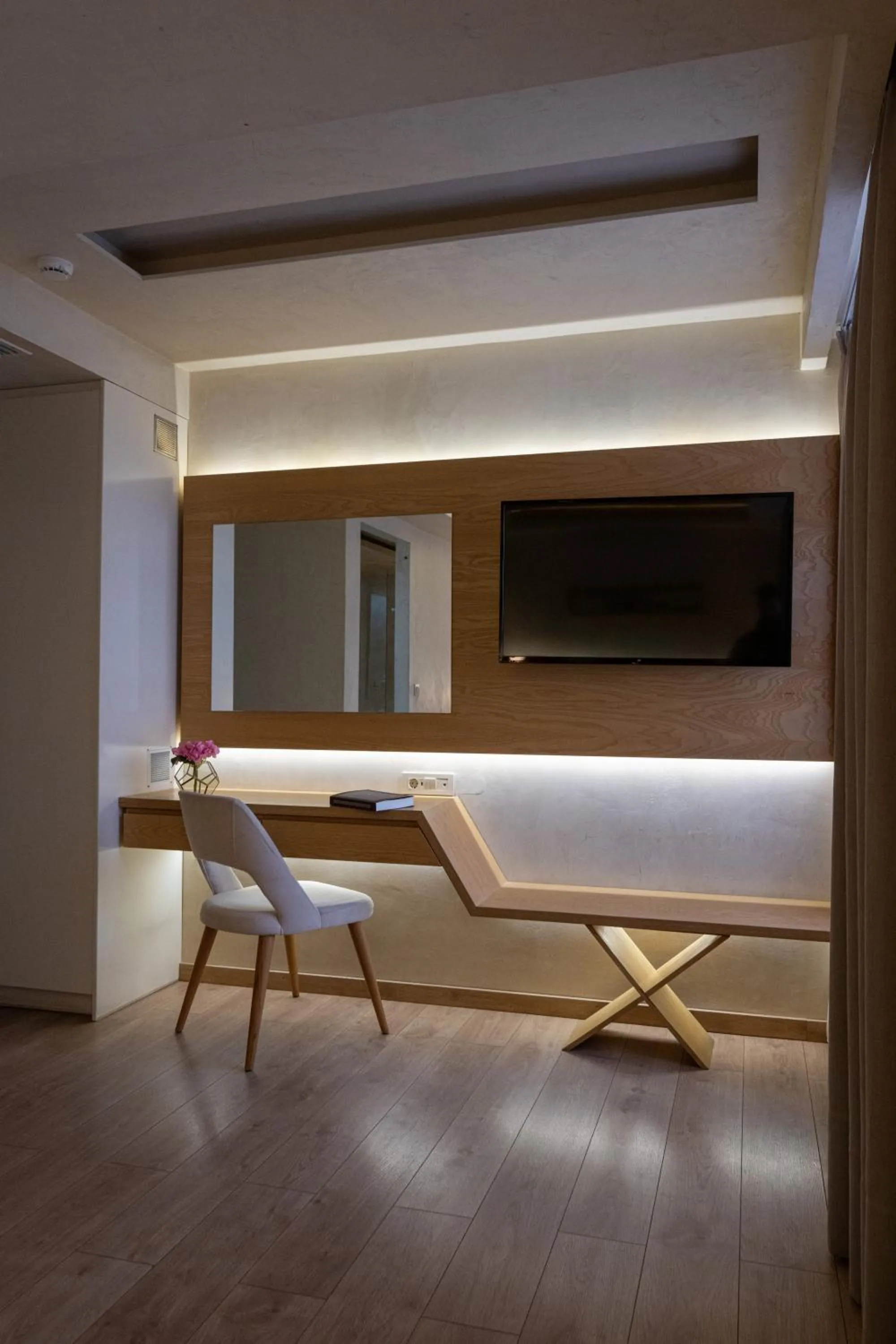 TV and multimedia in Panellinion Luxury Rooms