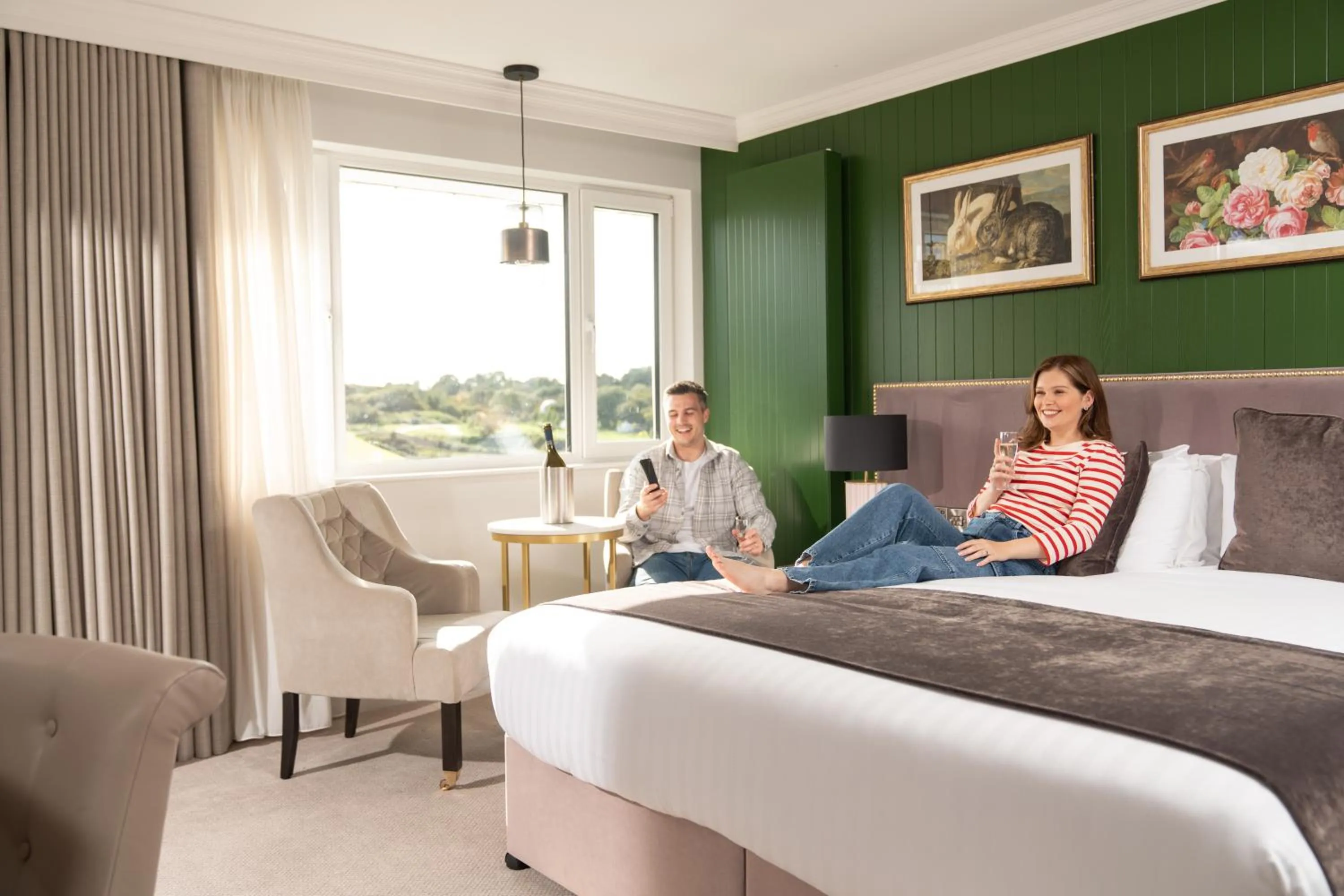 Bed in Ivanhoe Inn and Hotel