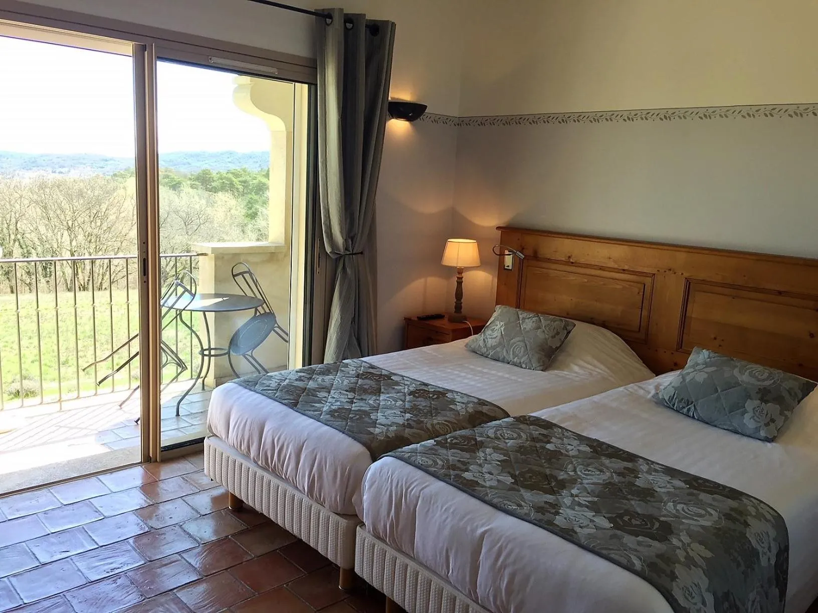 Balcony/Terrace, Bed in Charembeau