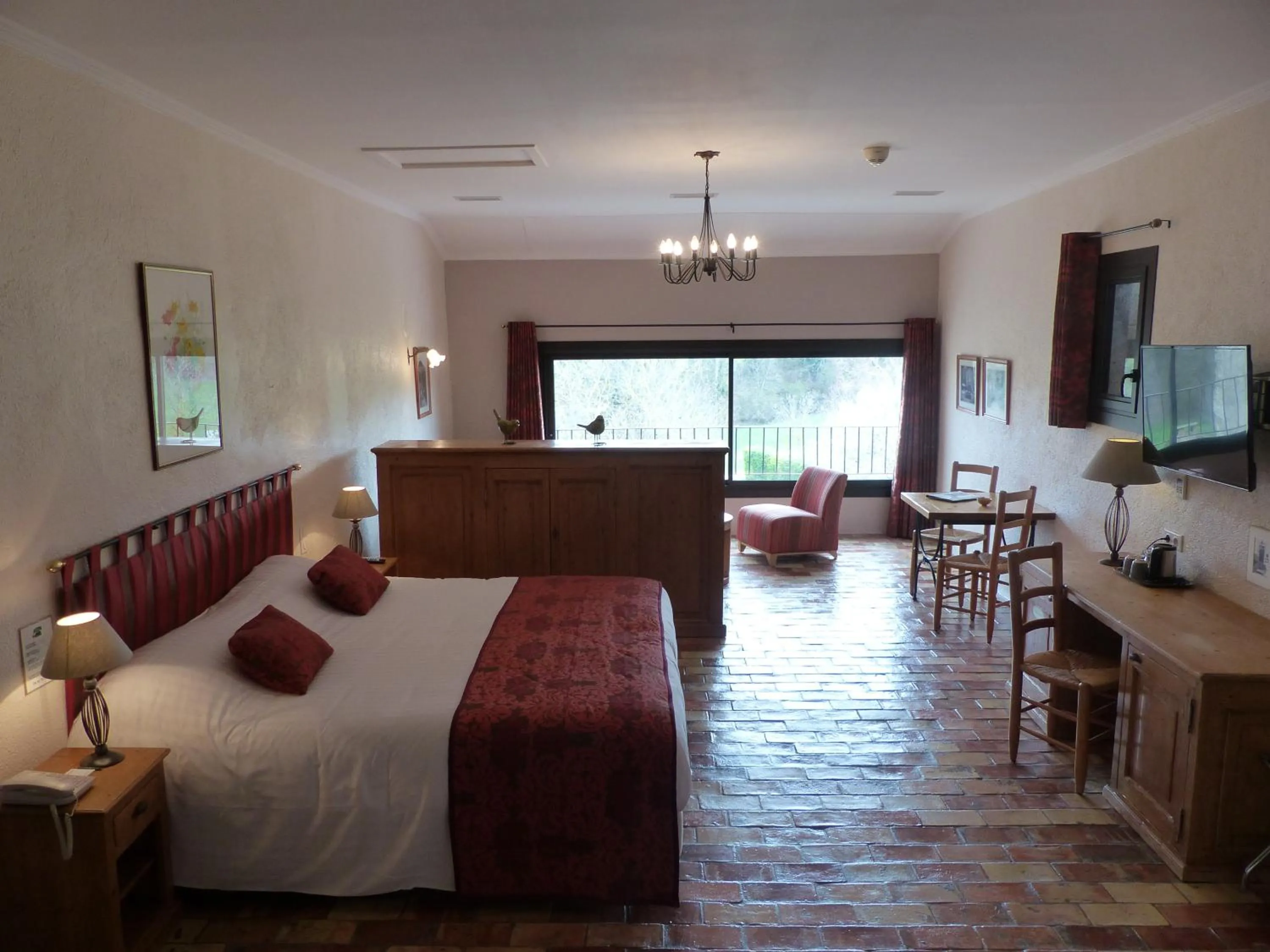 Bedroom, Bed in Charembeau