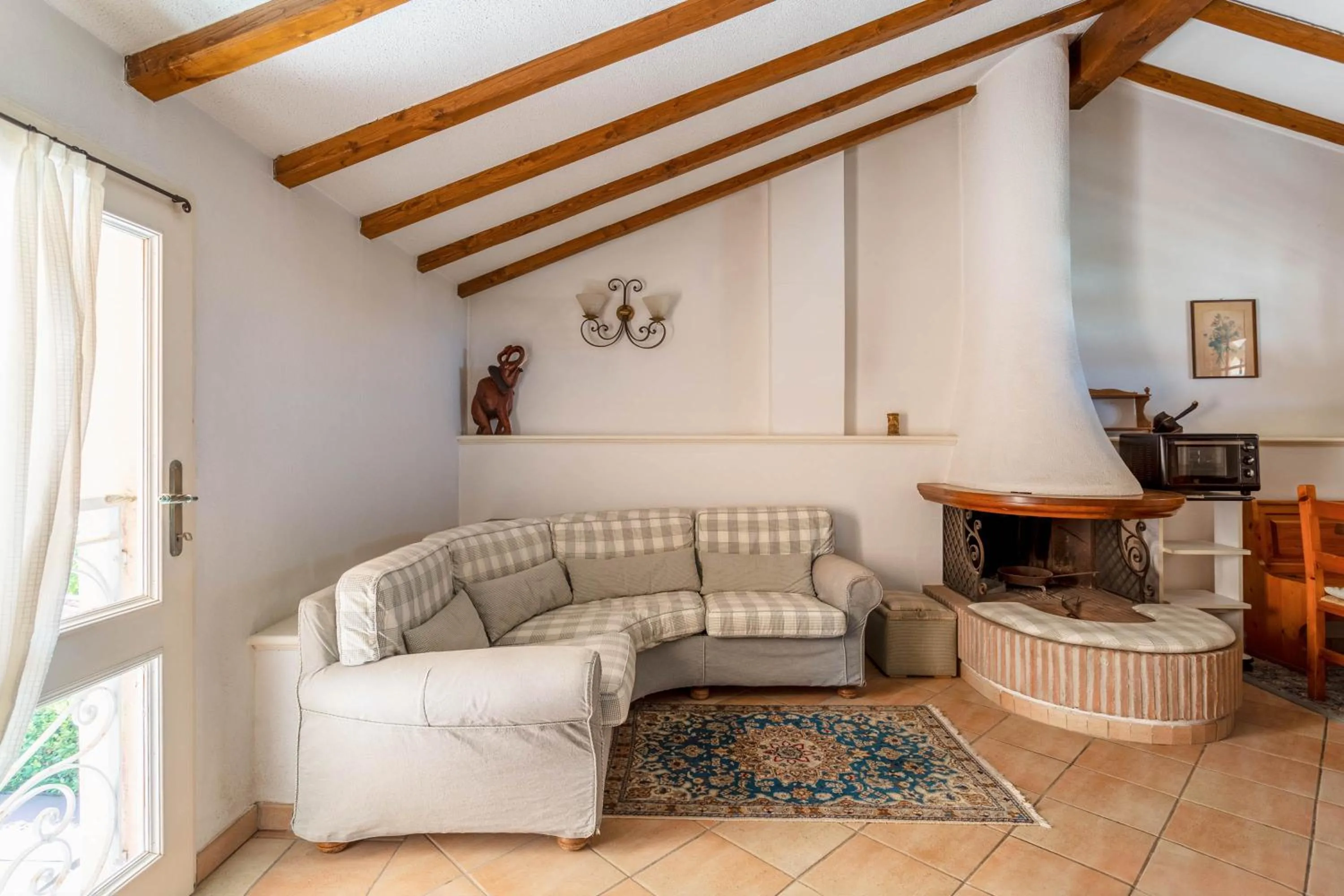 Communal lounge/ TV room in Hotel Sonia