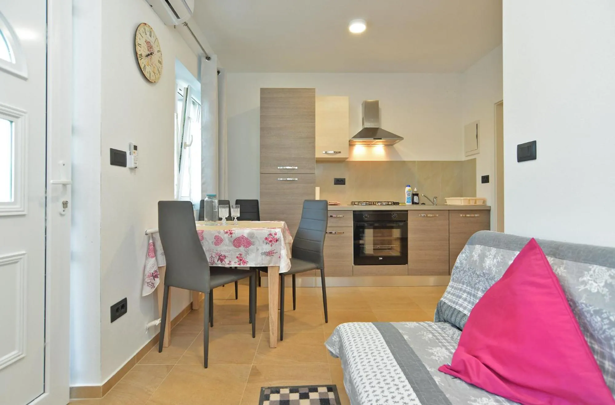Apartments Elizabeta 1701