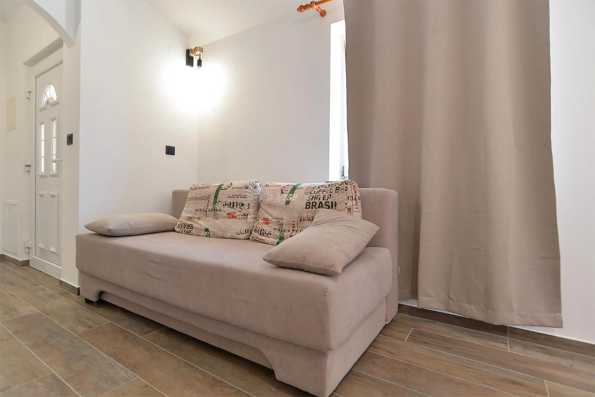 Apartments Elizabeta 1701