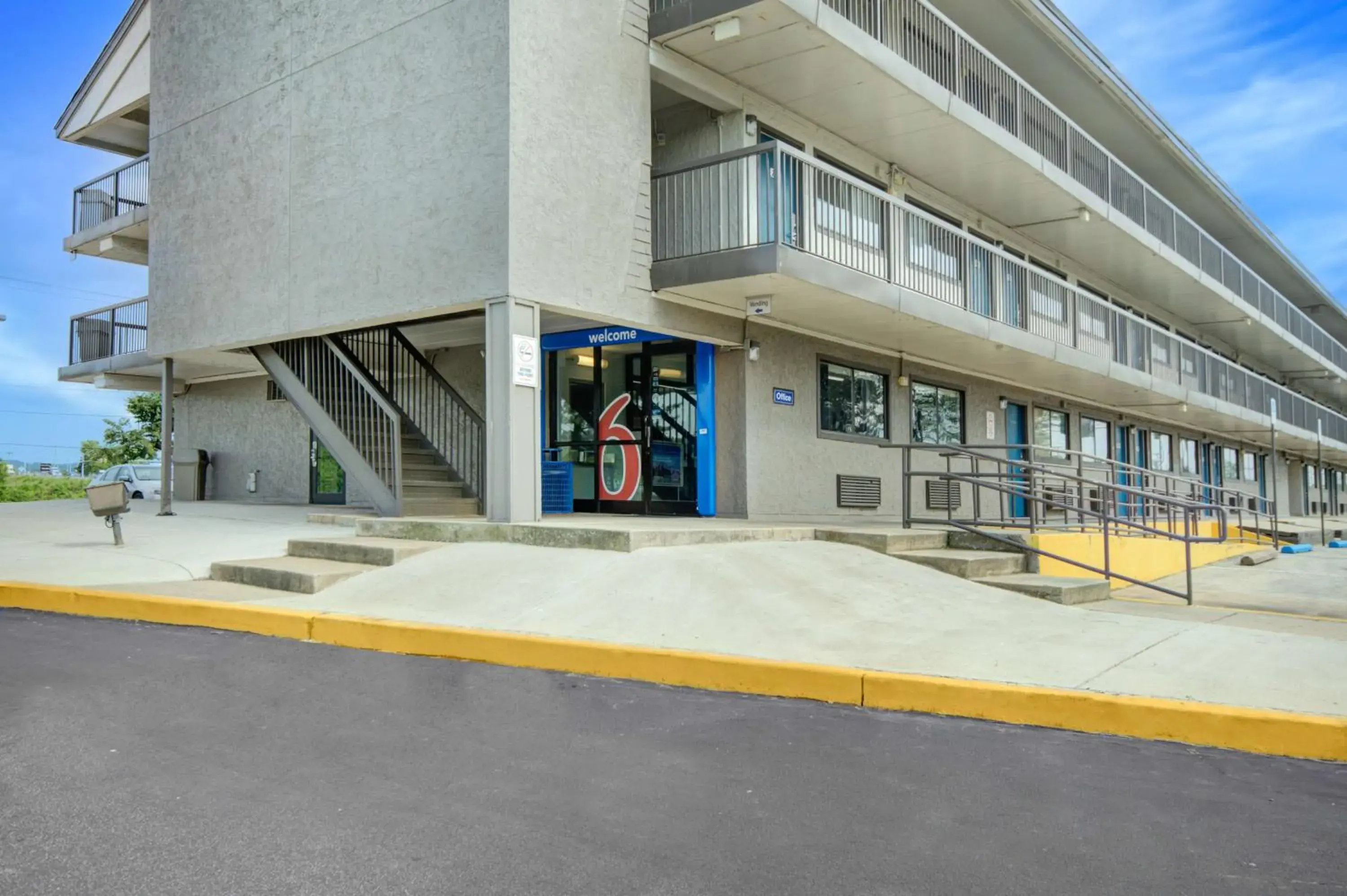 Property building in Motel 6-York, PA Property building in Motel 6-York, PA
