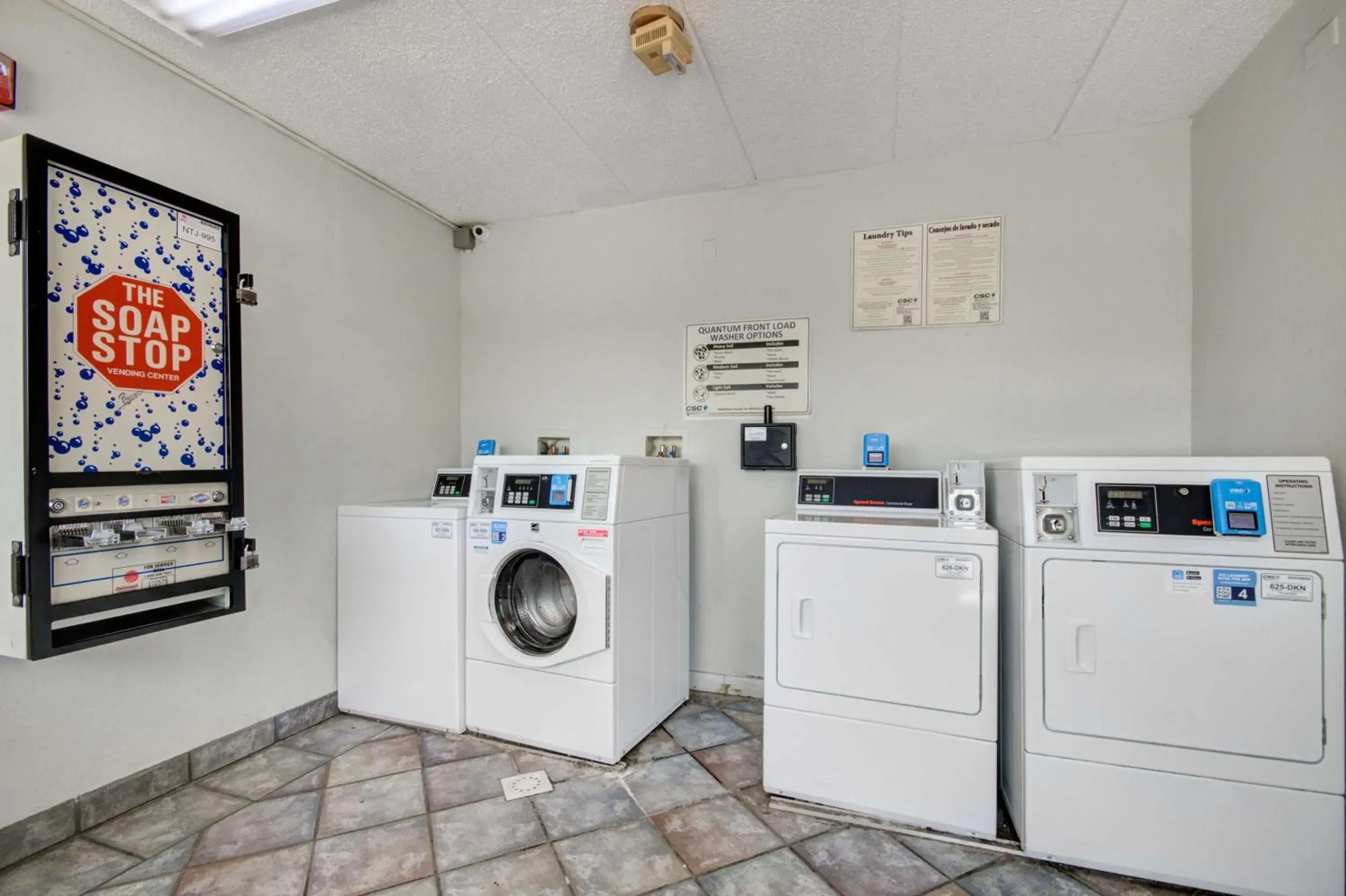 Property building in Motel 6-York, PA Property building in Motel 6-York, PA