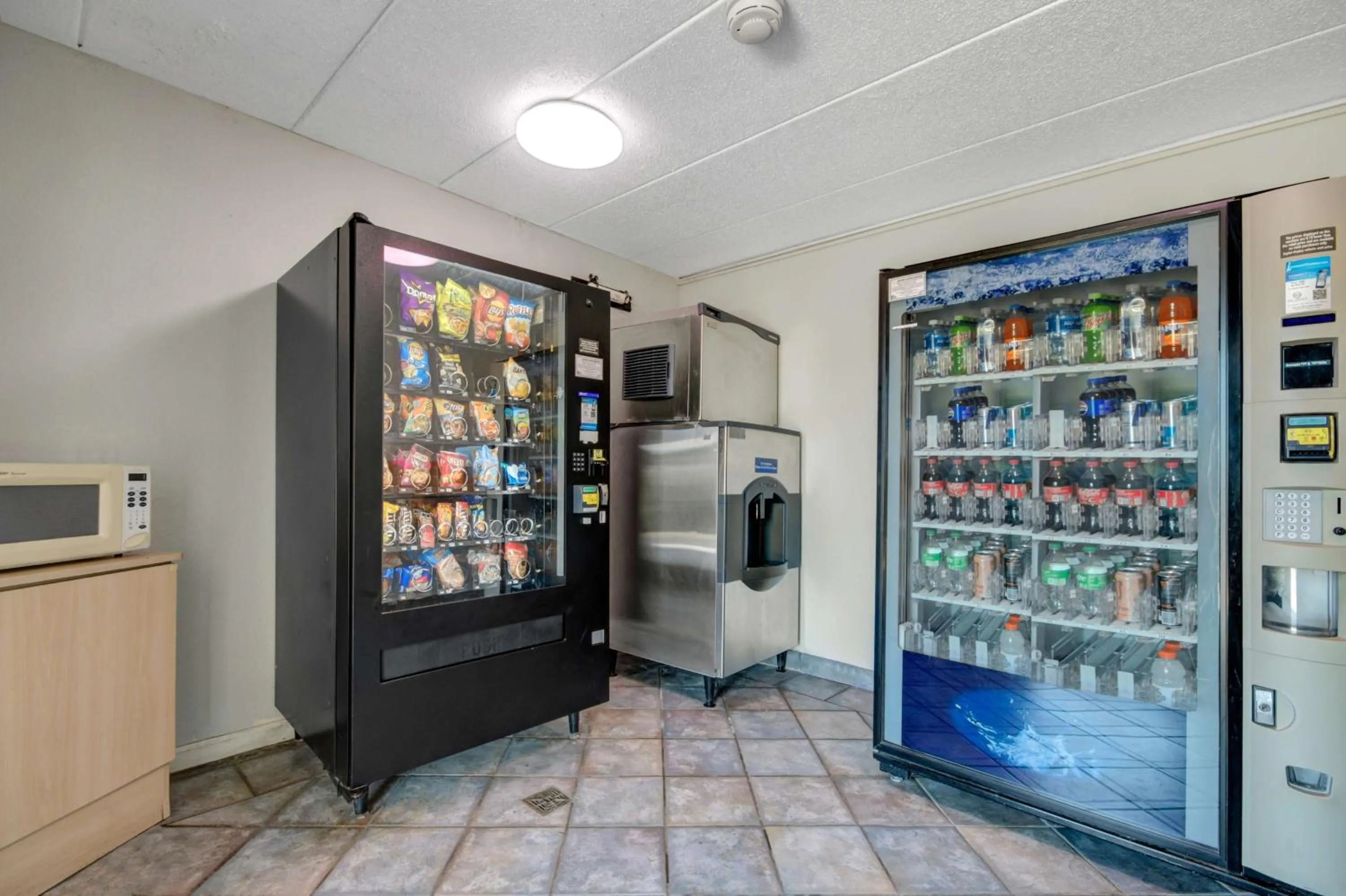 Property building in Motel 6-York, PA