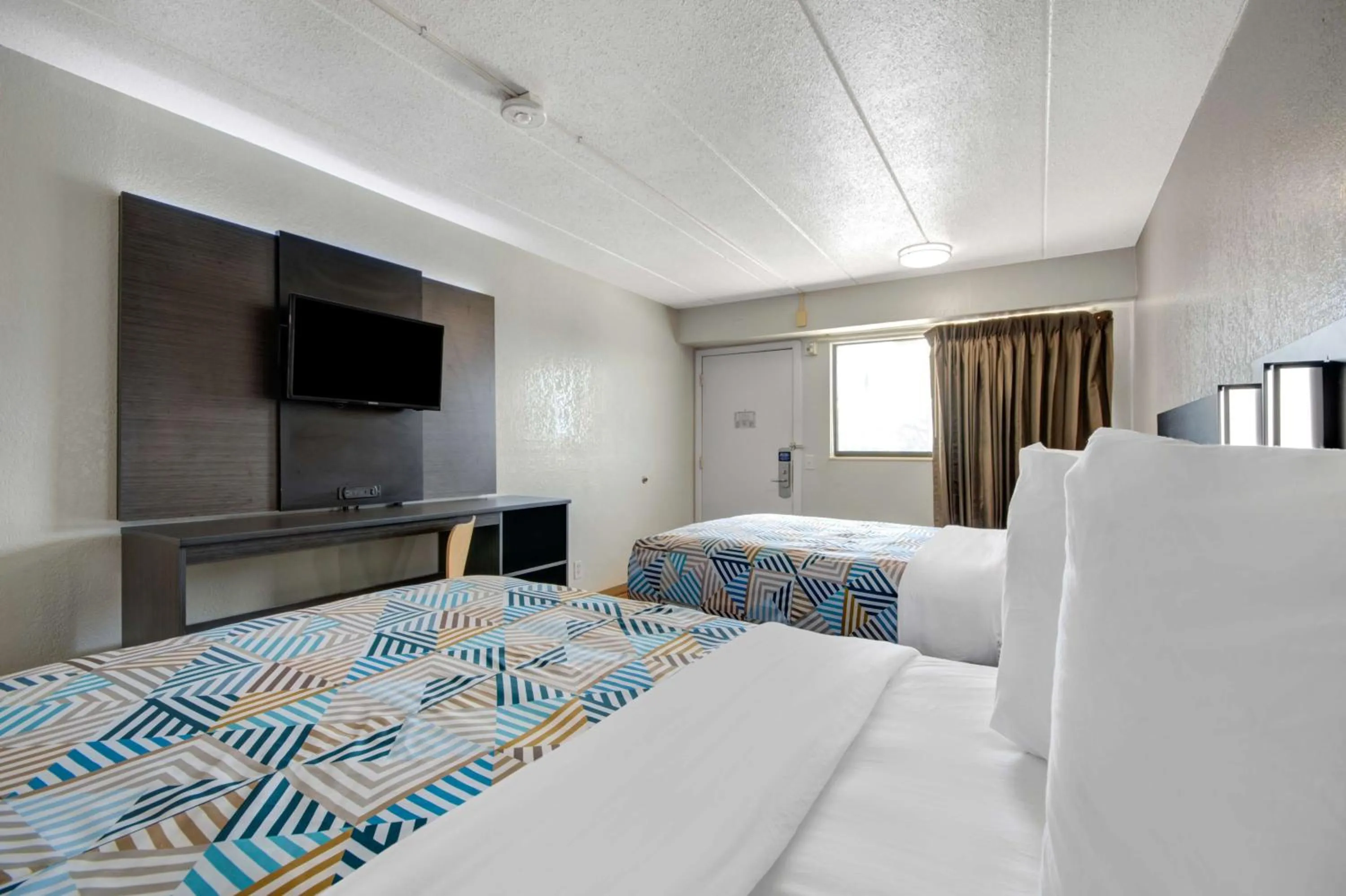 Bedroom, Bed in Motel 6-York, PA