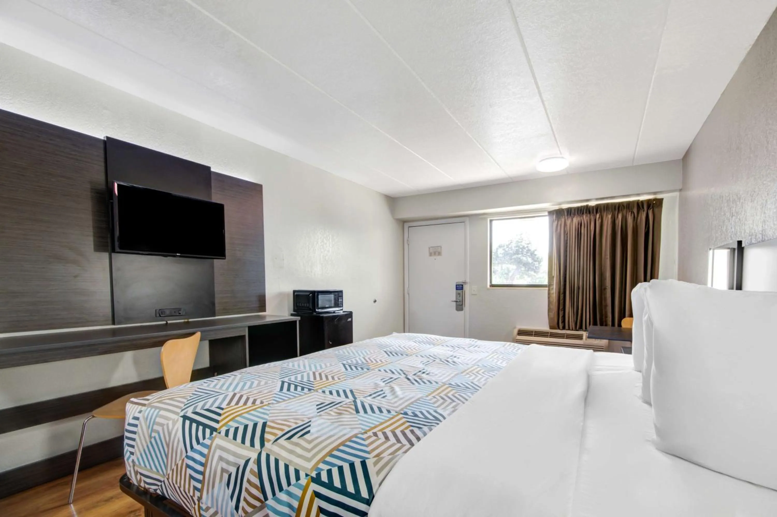 Other, Bed in Motel 6-York, PA