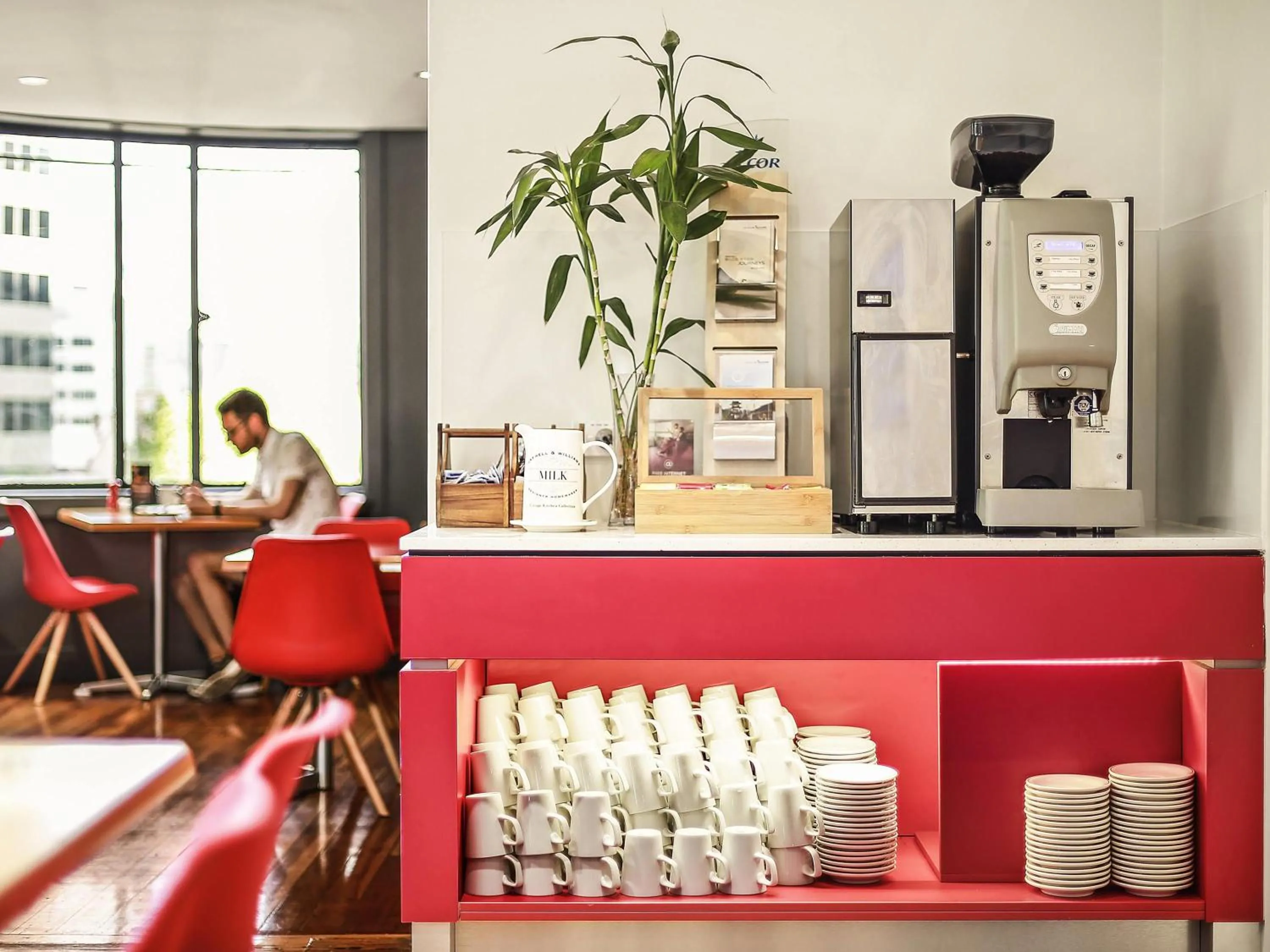 Restaurant/places to eat in ibis Sydney World Square