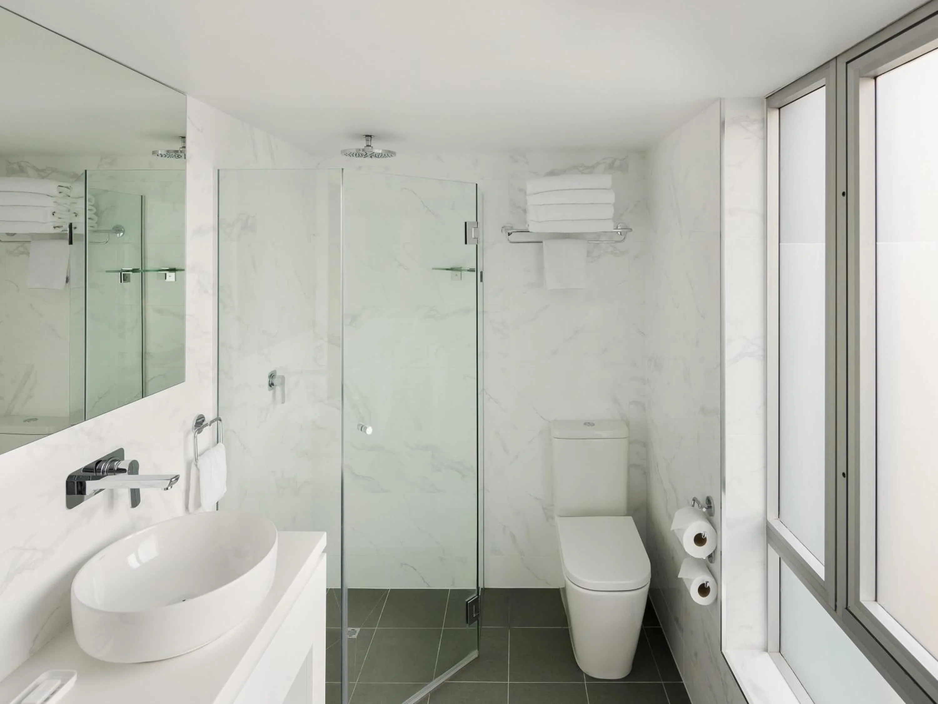 Bedroom in ibis Sydney World Square