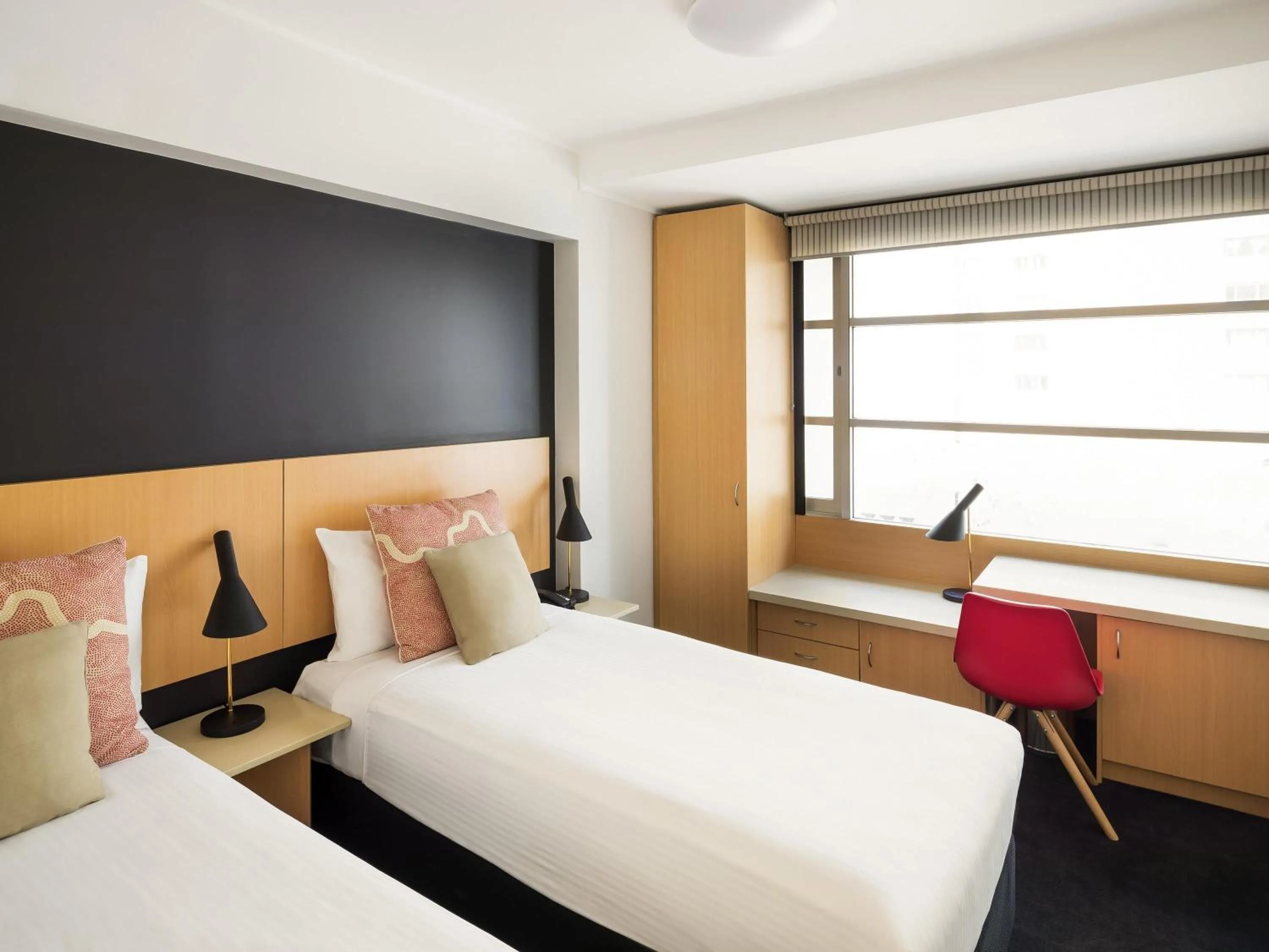 Bedroom, Bed in ibis Sydney World Square