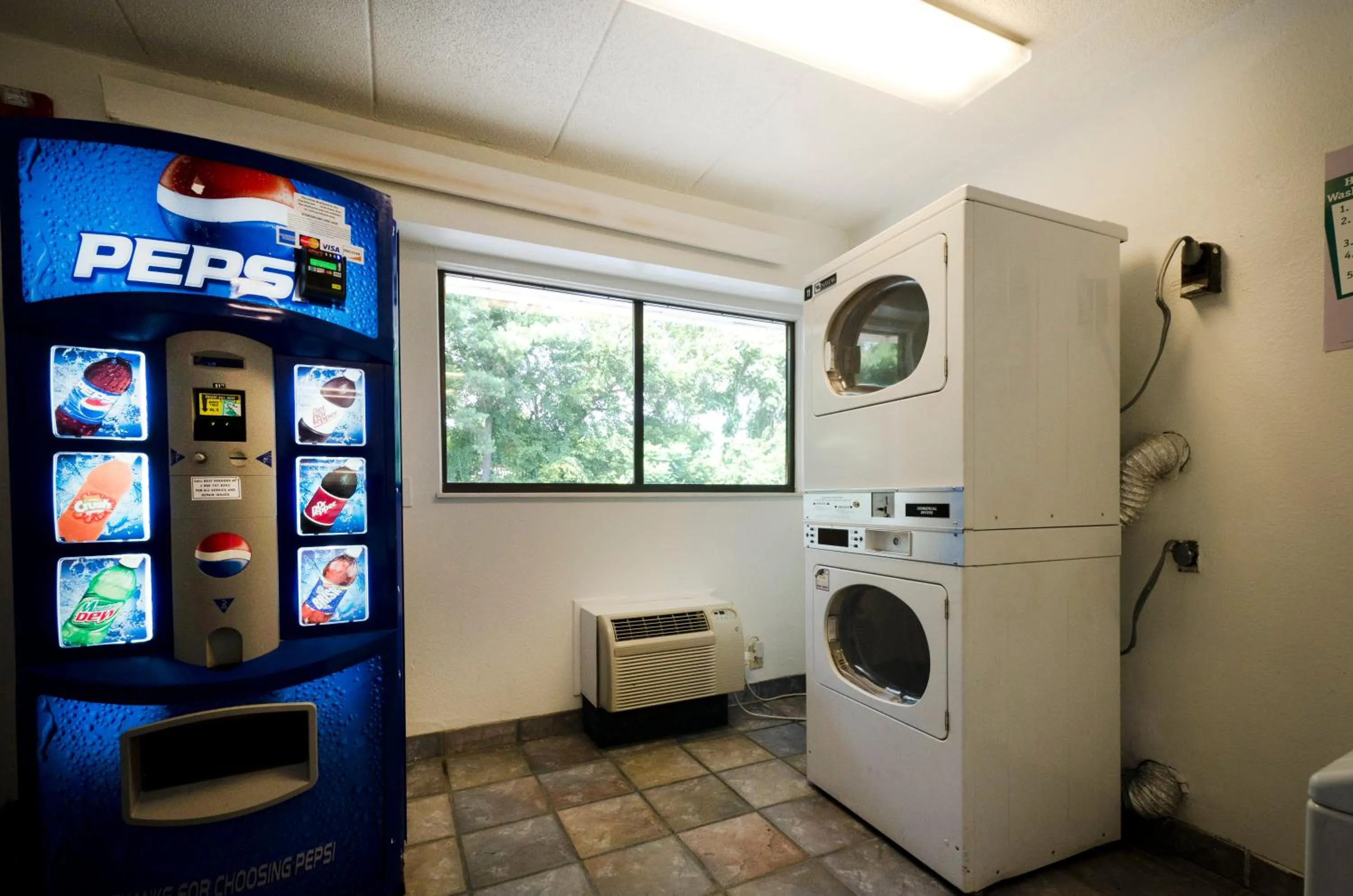 Fitness centre/facilities in Motel 6-Gaithersburg, DC - Washington