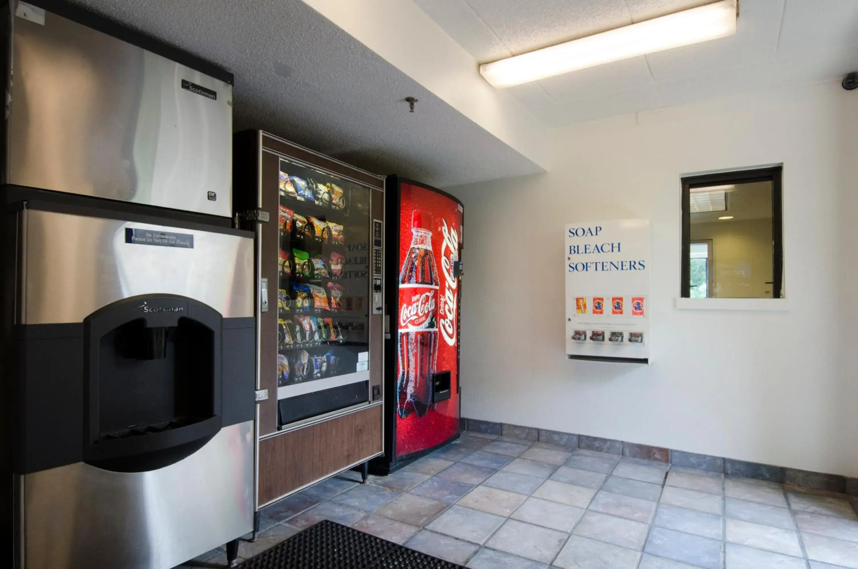 Facade/entrance in Motel 6-Gaithersburg, DC - Washington Facade/entrance in Motel 6-Gaithersburg, DC - Washington