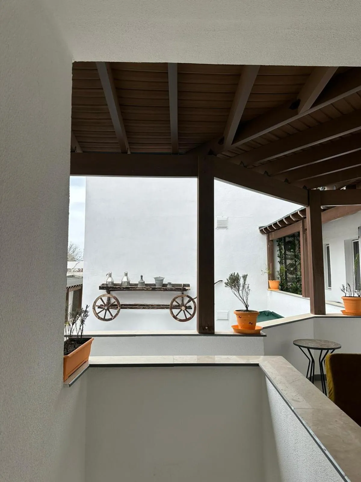 Property building, Kitchen/Kitchenette in 7 Art Feslegen Hotel By Egeos