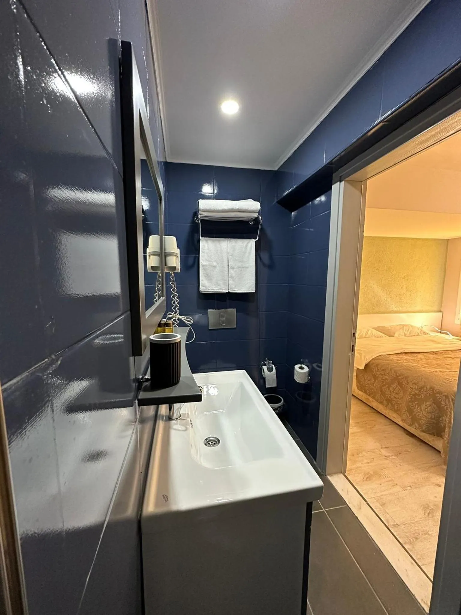 Bathroom in 7 Art Feslegen Hotel By Egeos