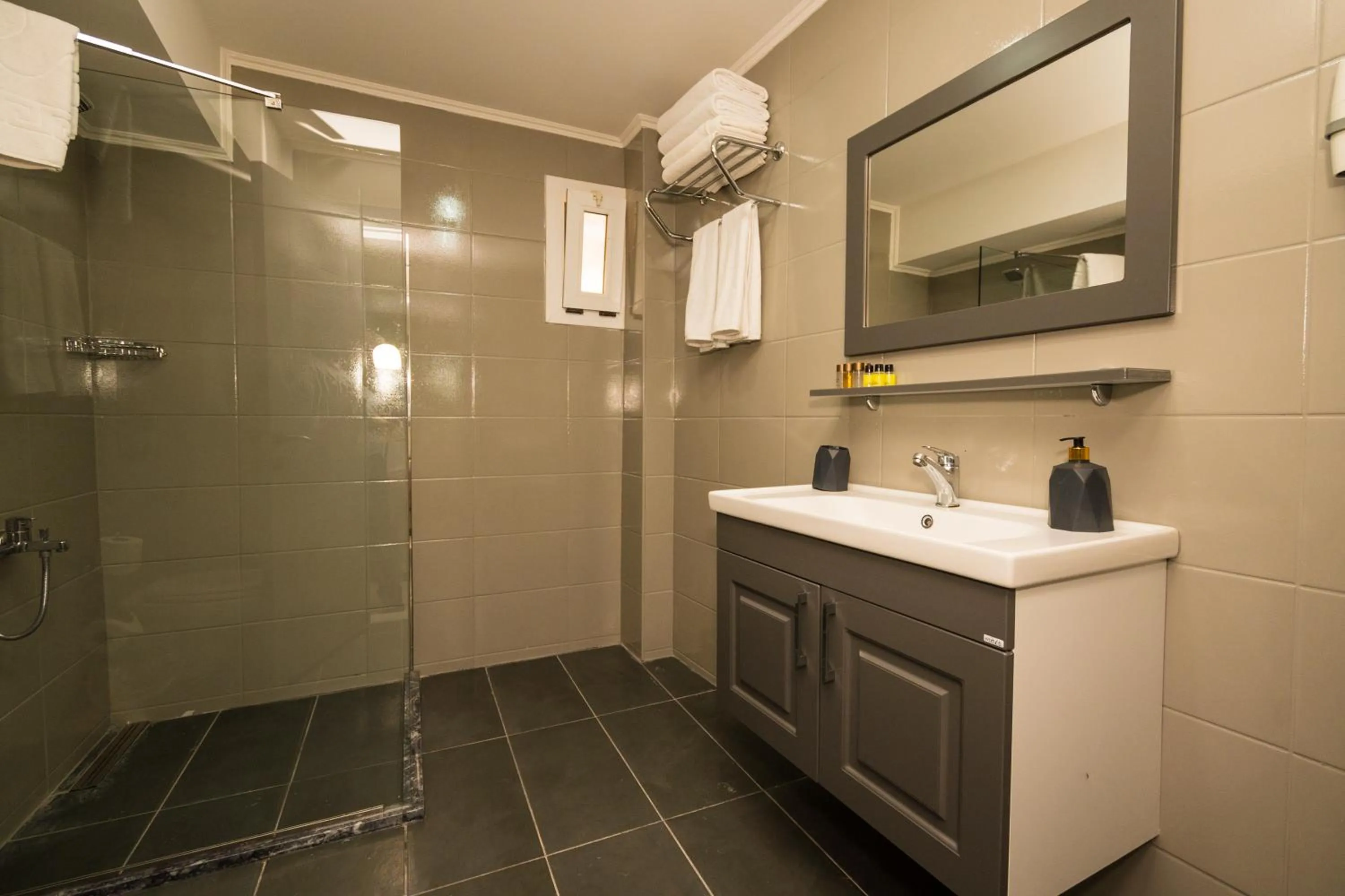 Bathroom in 7 Art Feslegen Hotel By Egeos