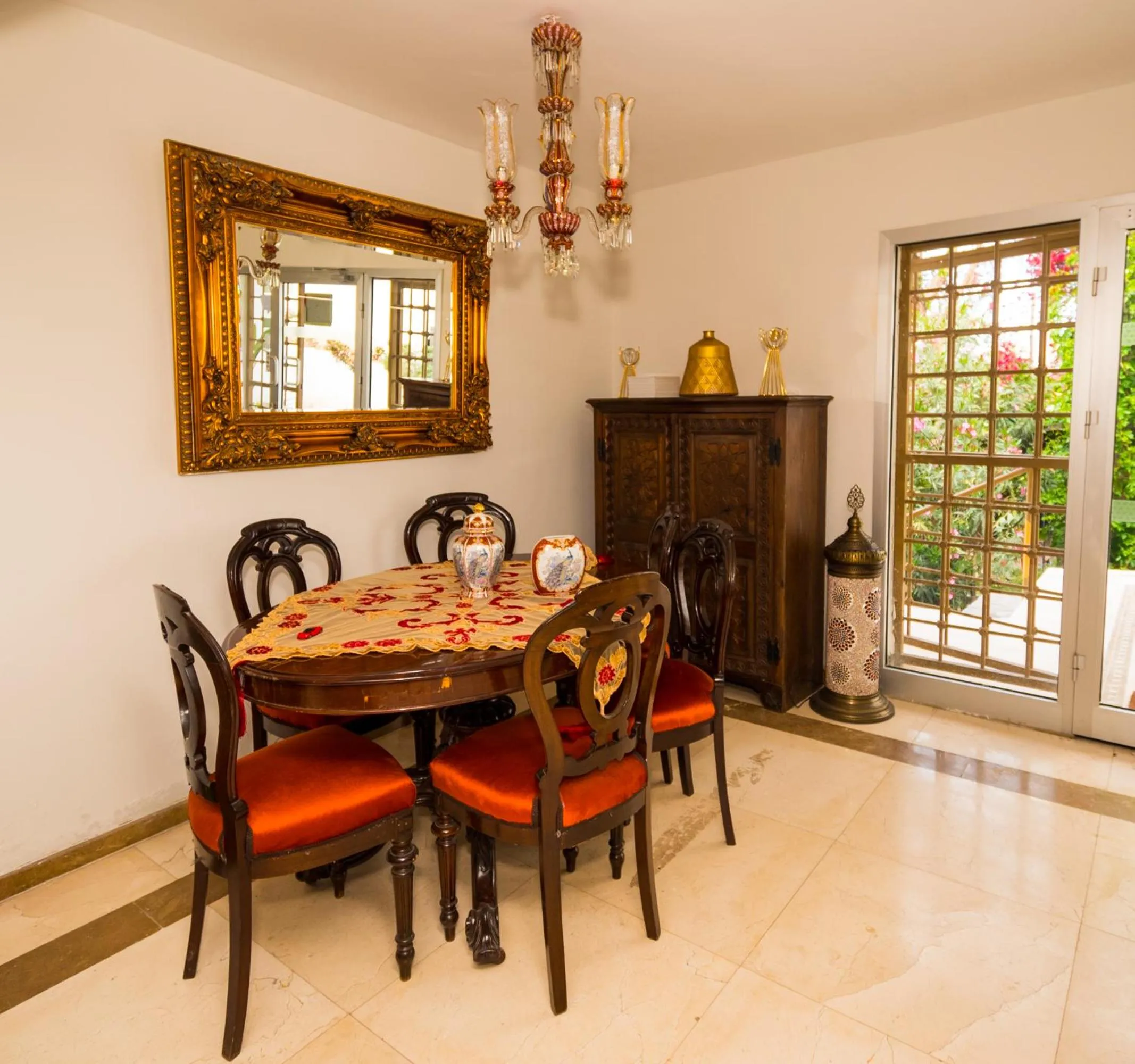 Lobby or reception, Dining Area in 7 Art Feslegen Hotel By Egeos