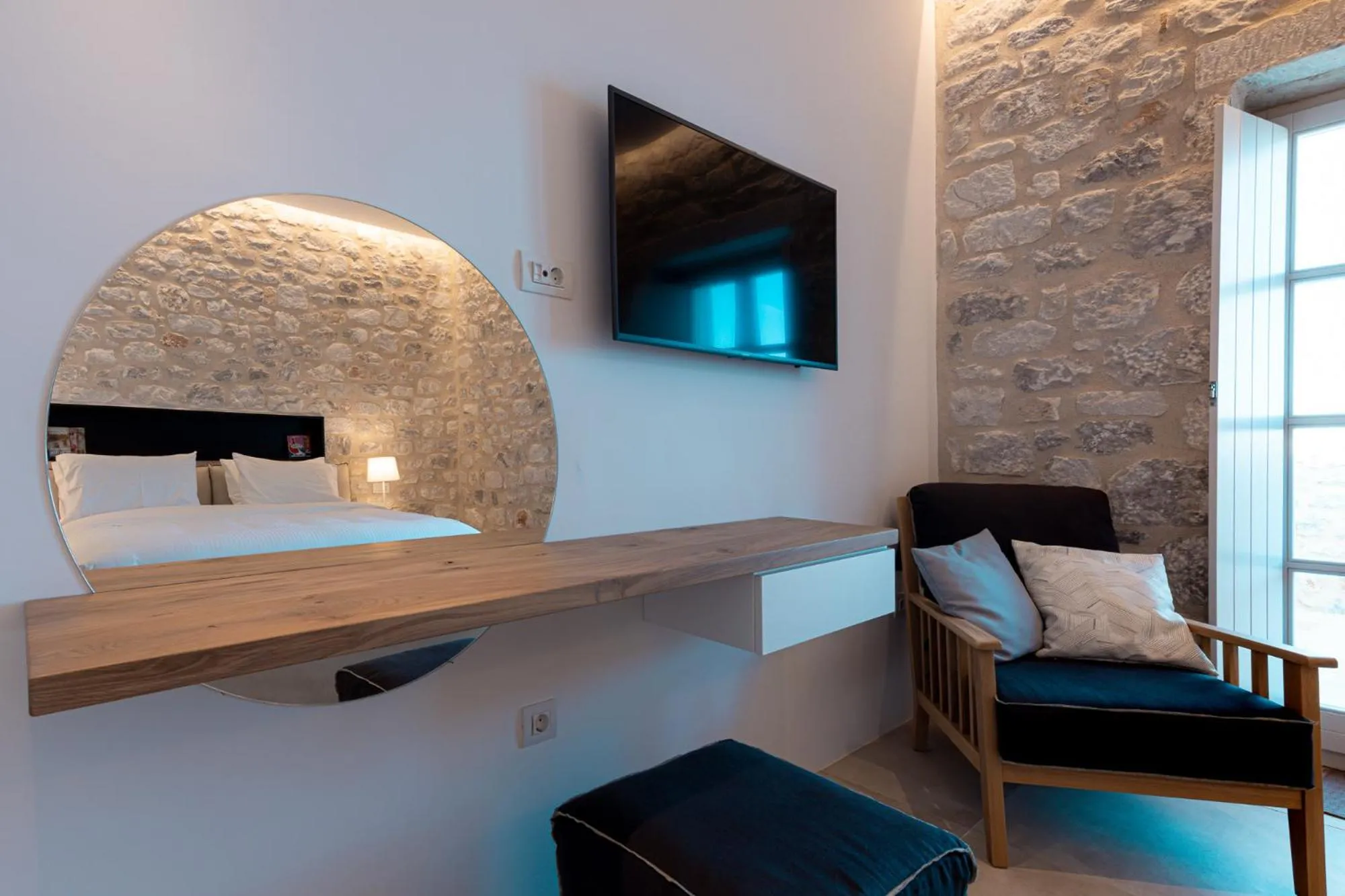 TV and multimedia in Ariá Estate Suites & Spa