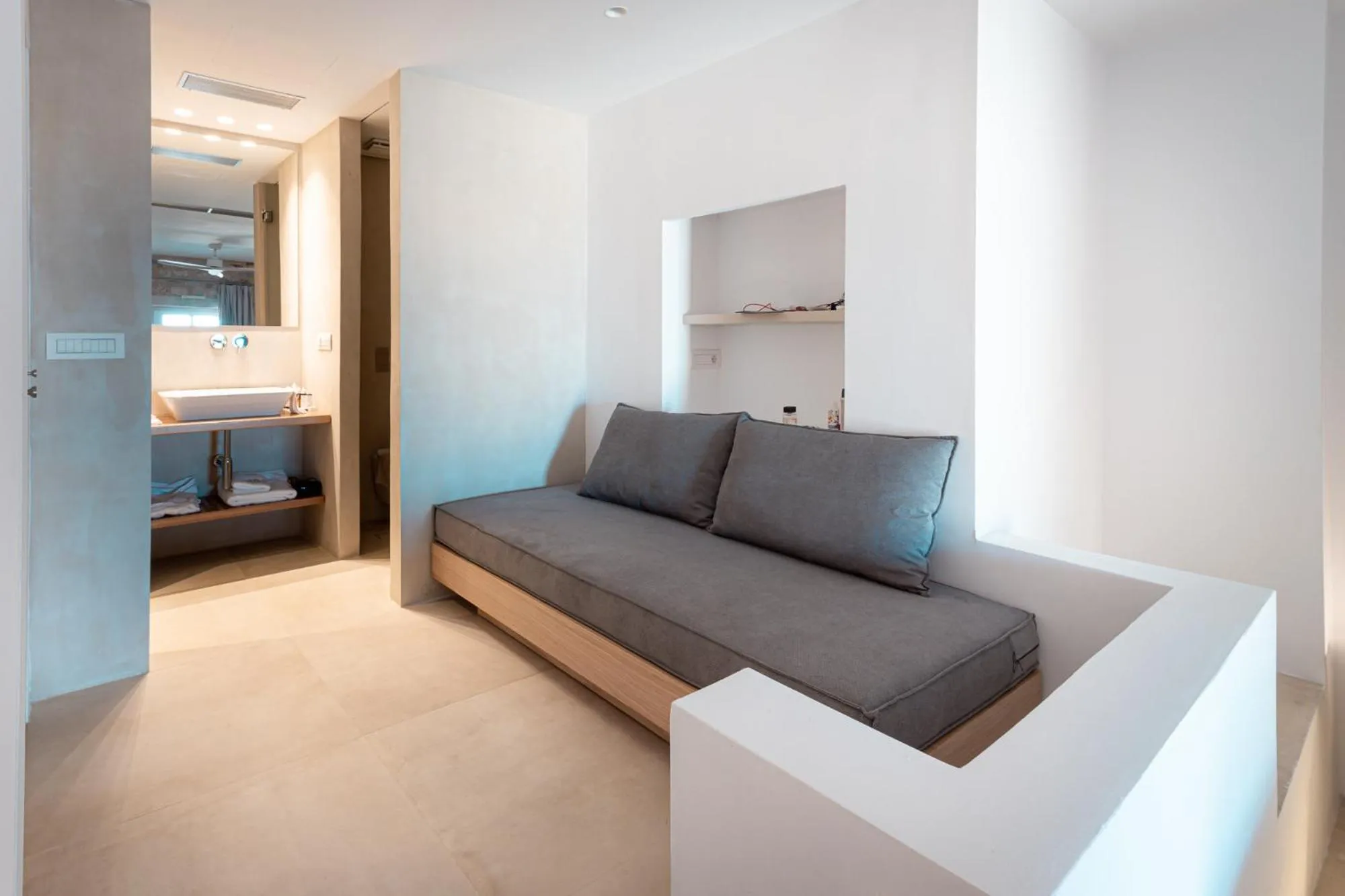 Seating area, Bed in Ariá Estate Suites & Spa