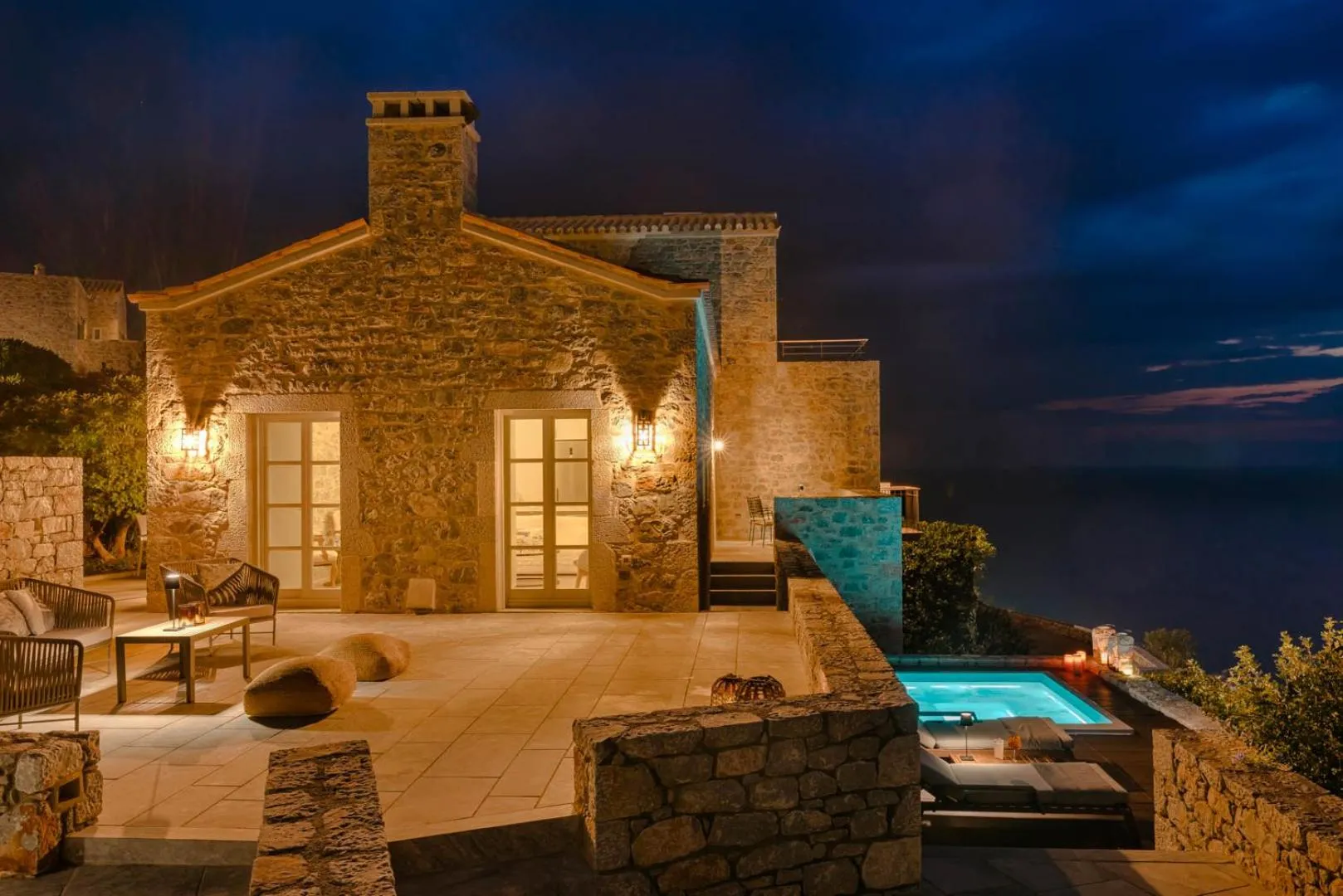 Night in Ariá Estate Suites & Spa