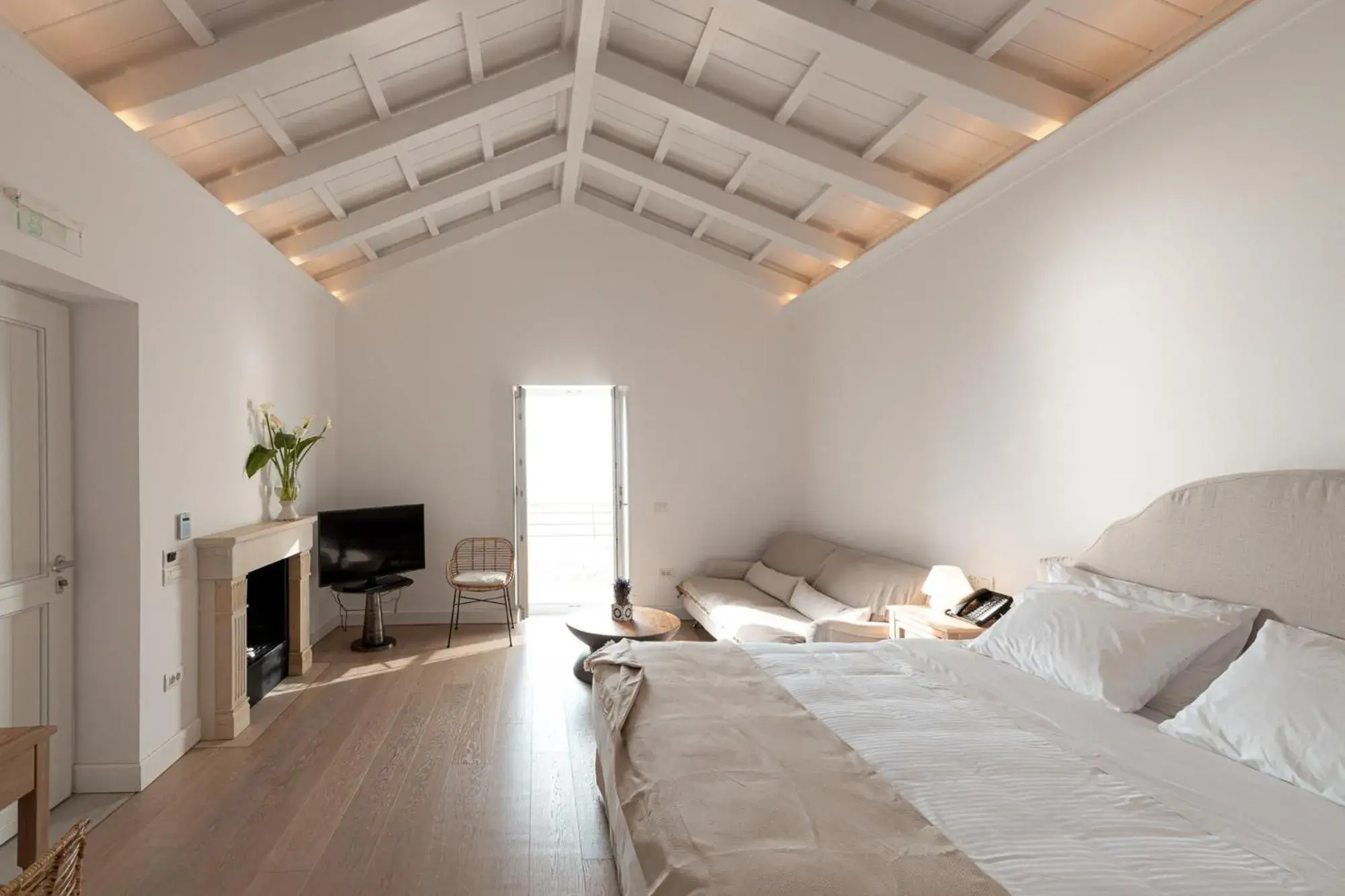 Photo of the whole room, Bed in Ariá Estate Suites & Spa Photo of the whole room, Bed in Ariá Estate Suites & Spa