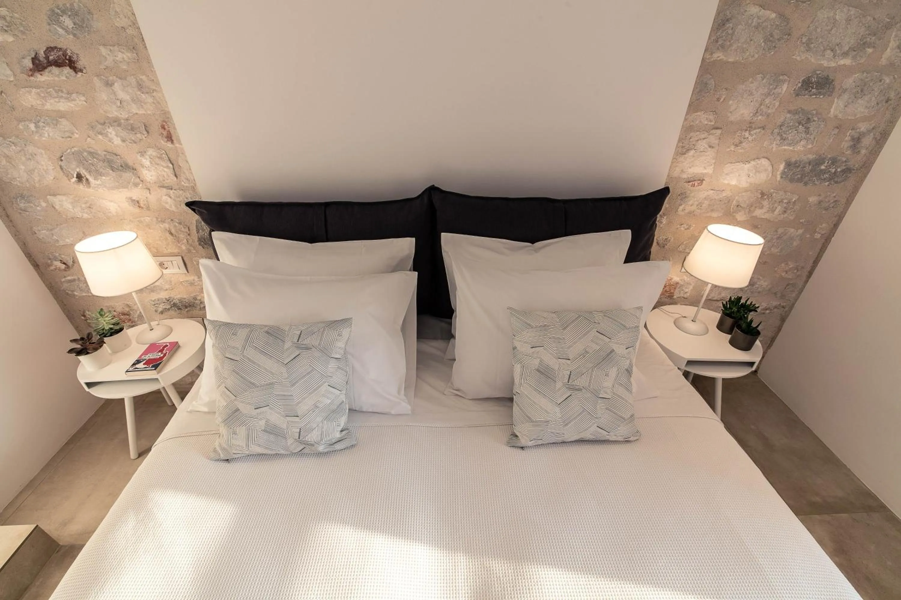 Decorative detail, Bed in Ariá Estate Suites & Spa