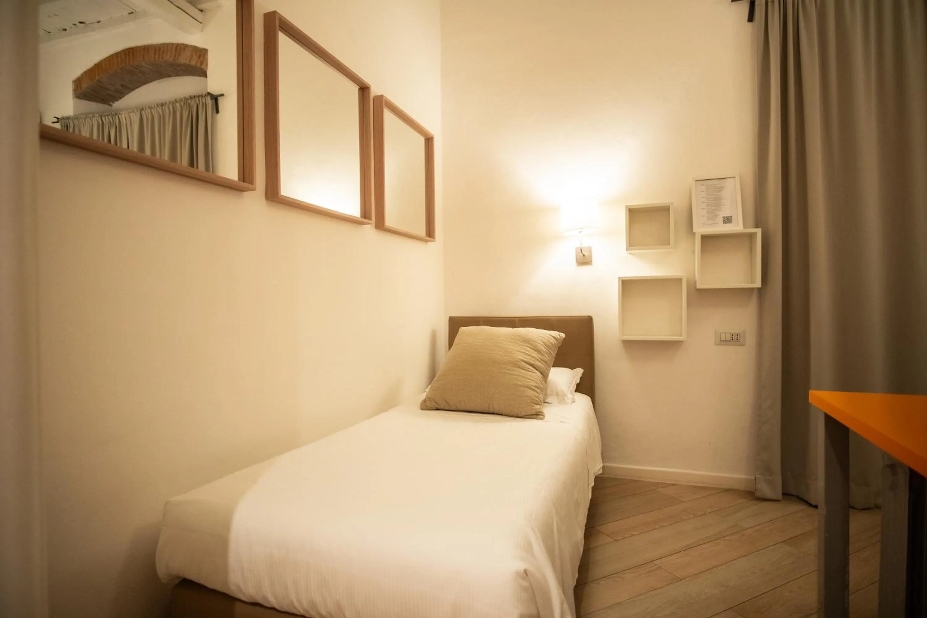 Bed in Hotel Bencidormi