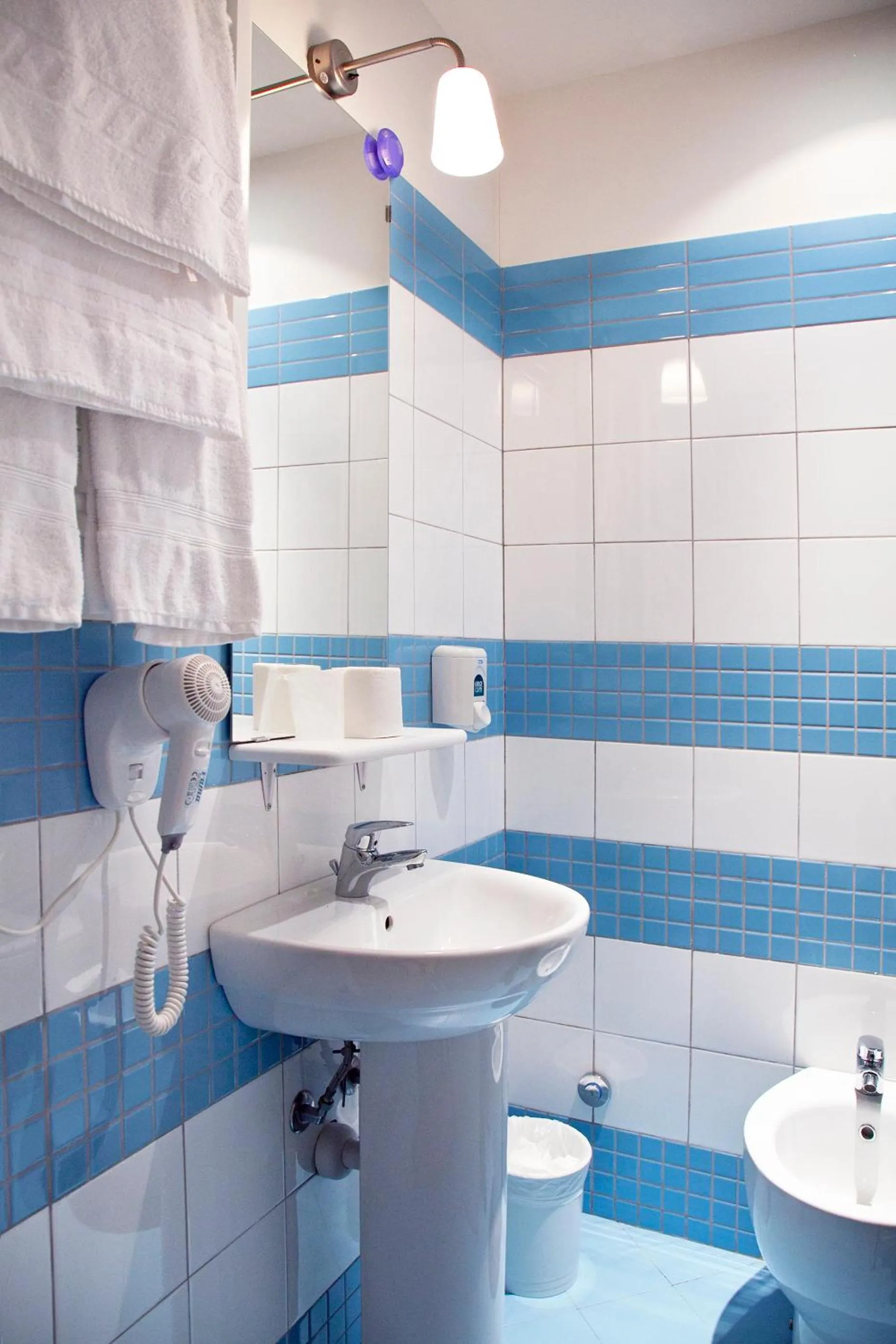 Bathroom in Hotel Bencidormi