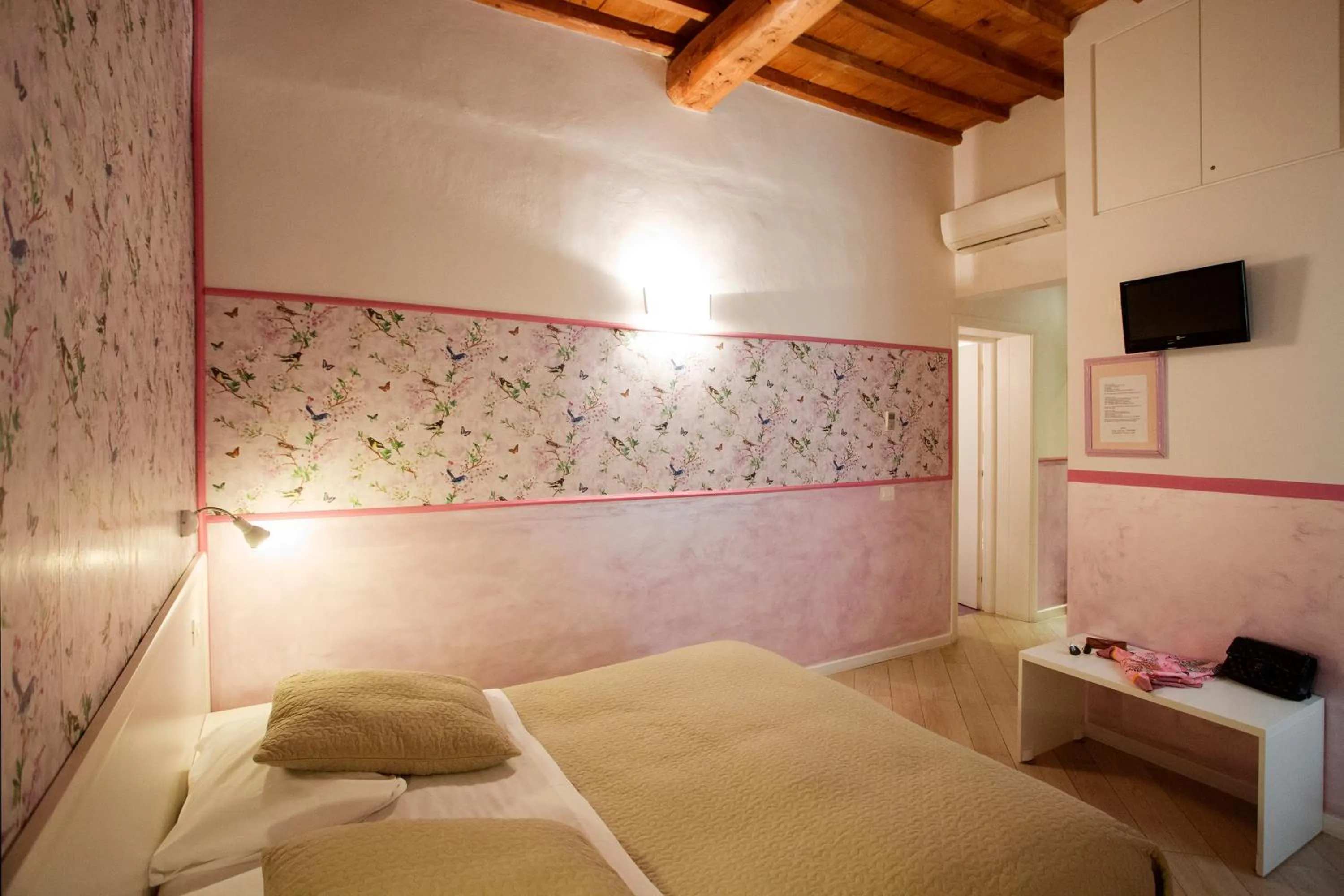 Photo of the whole room, Bed in Hotel Bencidormi