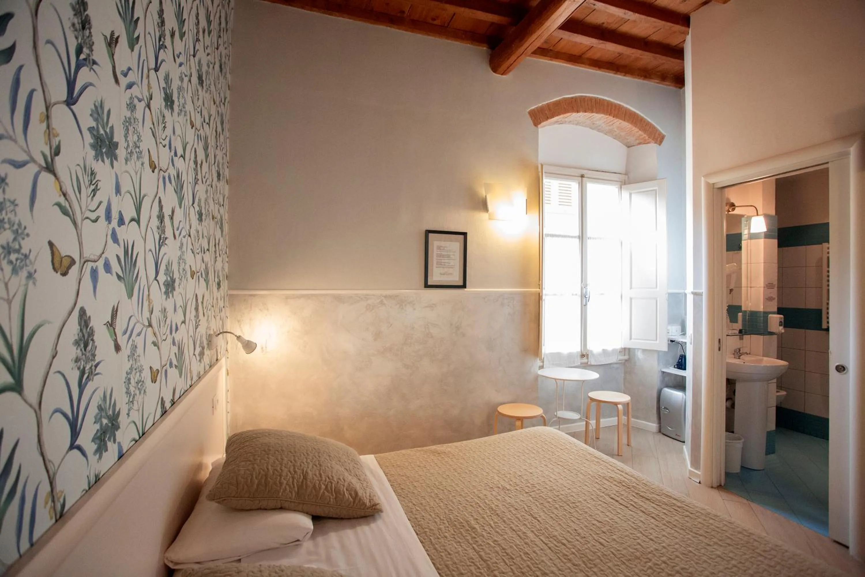 Decorative detail, Bed in Hotel Bencidormi