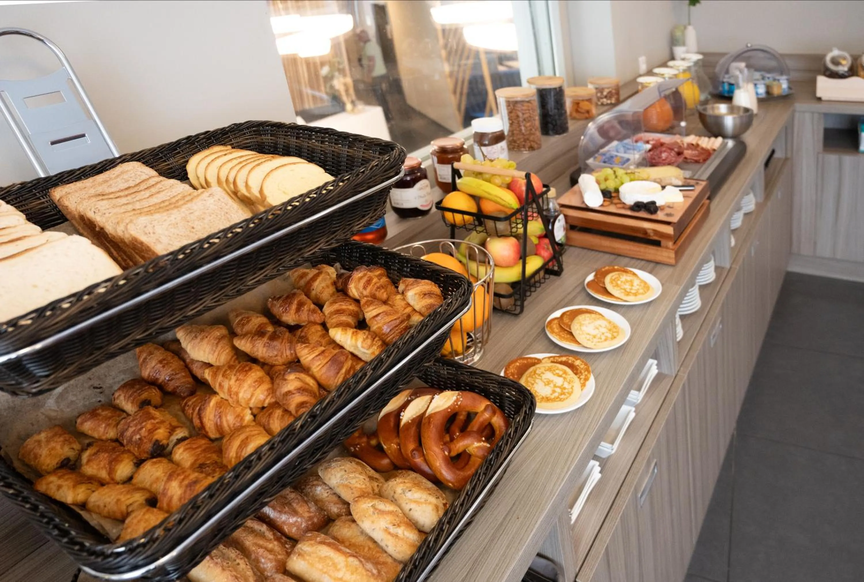 Breakfast in Nemea Appart Hotel Elypseo Strasbourg Port