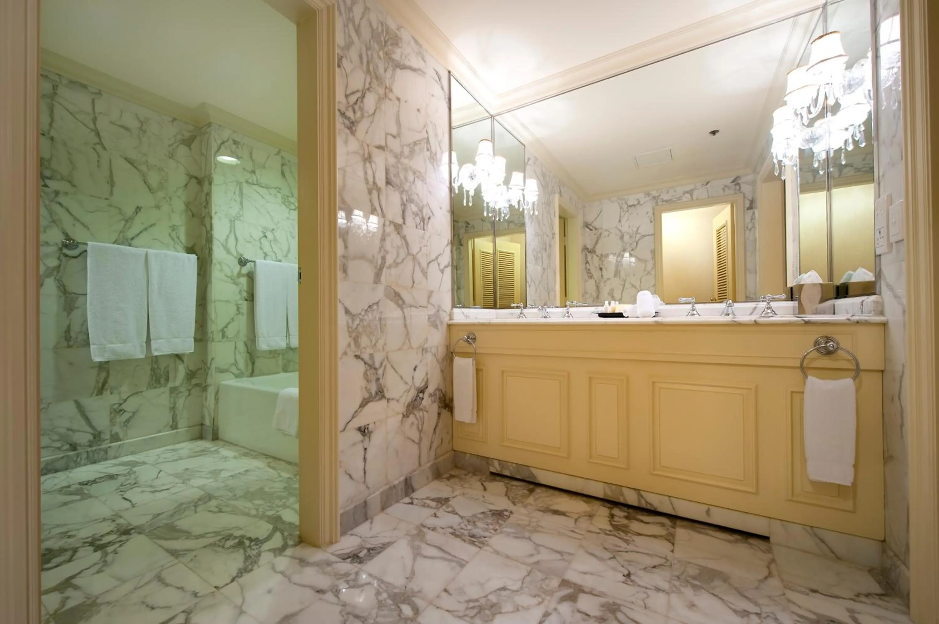 Bathroom in Sir Stamford Circular Quay