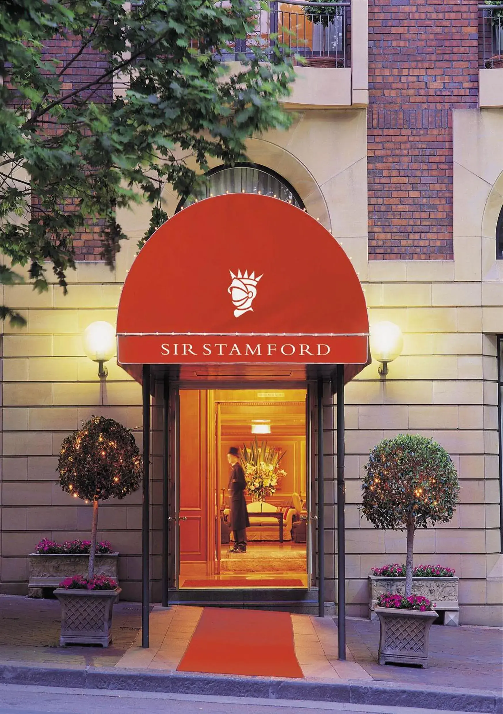 Facade/entrance in Sir Stamford Circular Quay Facade/entrance in Sir Stamford Circular Quay