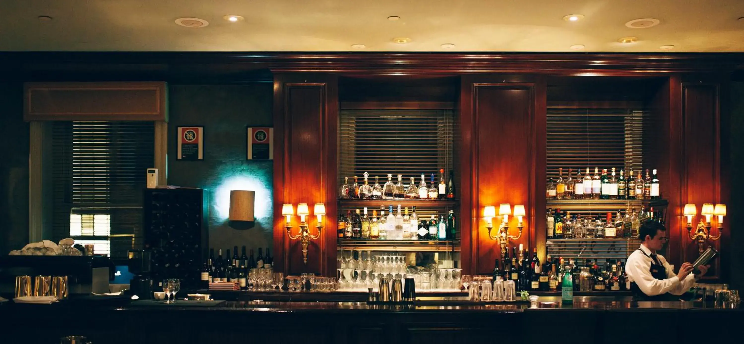 Lounge or bar in Sir Stamford Circular Quay Lounge or bar in Sir Stamford Circular Quay