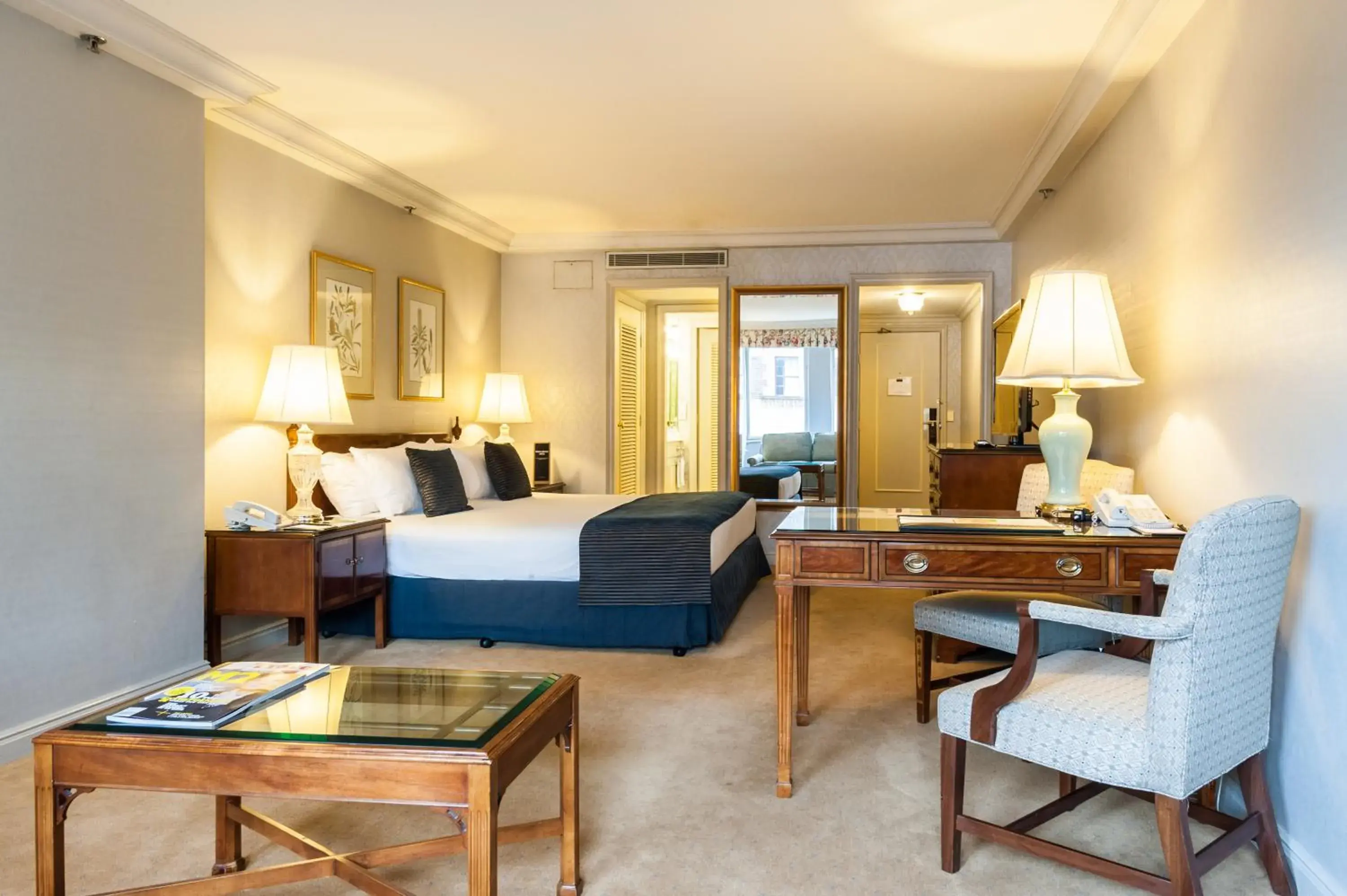 Photo of the whole room, Bed in Sir Stamford Circular Quay Photo of the whole room, Bed in Sir Stamford Circular Quay