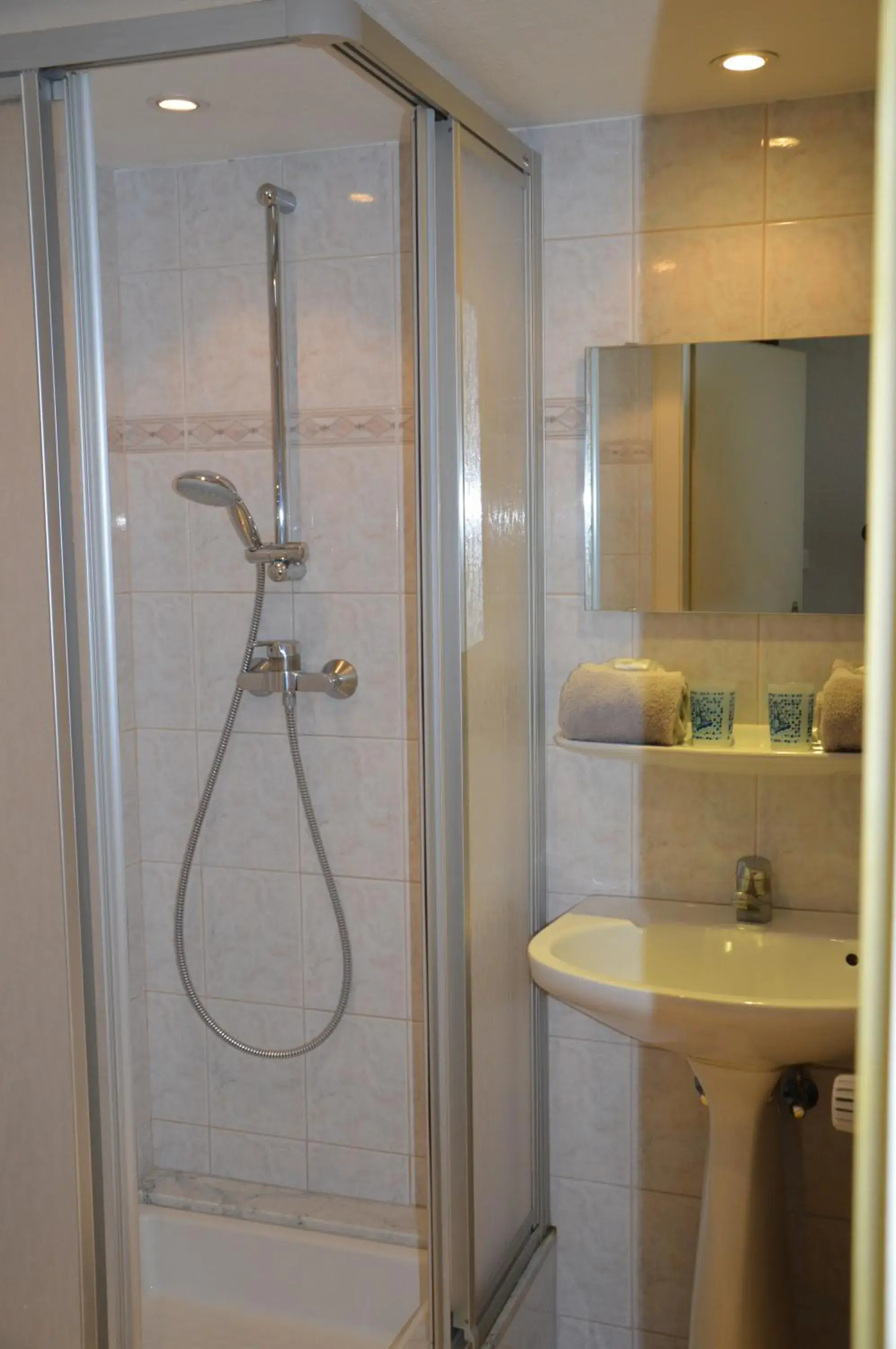 Shower, Bathroom in Hôtel Restaurant À la ville de Nancy