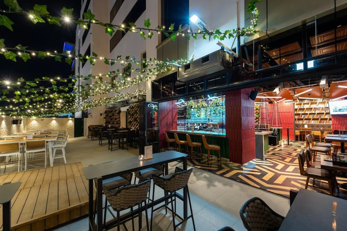 Restaurant/places to eat in Four Points by Sheraton Production City, Dubai