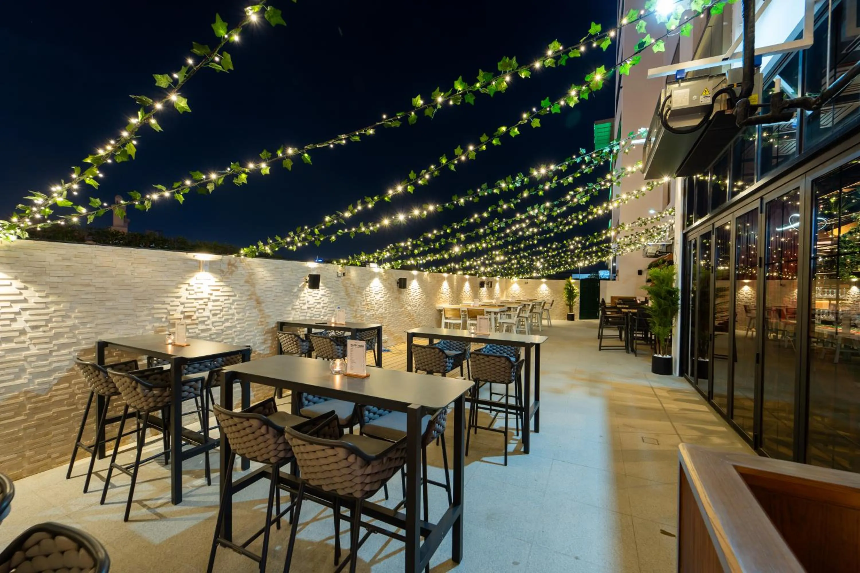 Restaurant/places to eat in Four Points by Sheraton Production City, Dubai