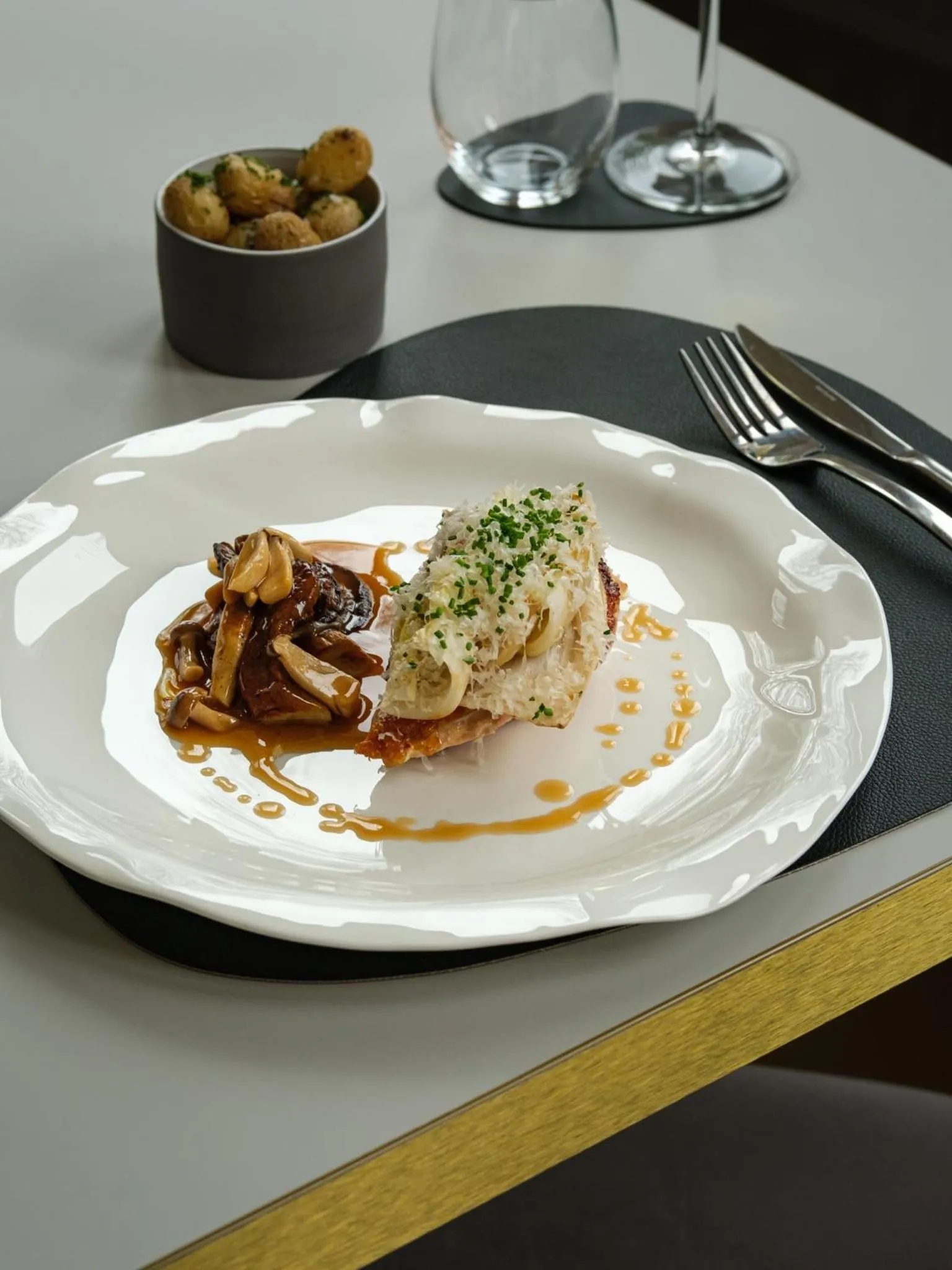 Restaurant/places to eat in Hotel-Restaurant Beim Schlass