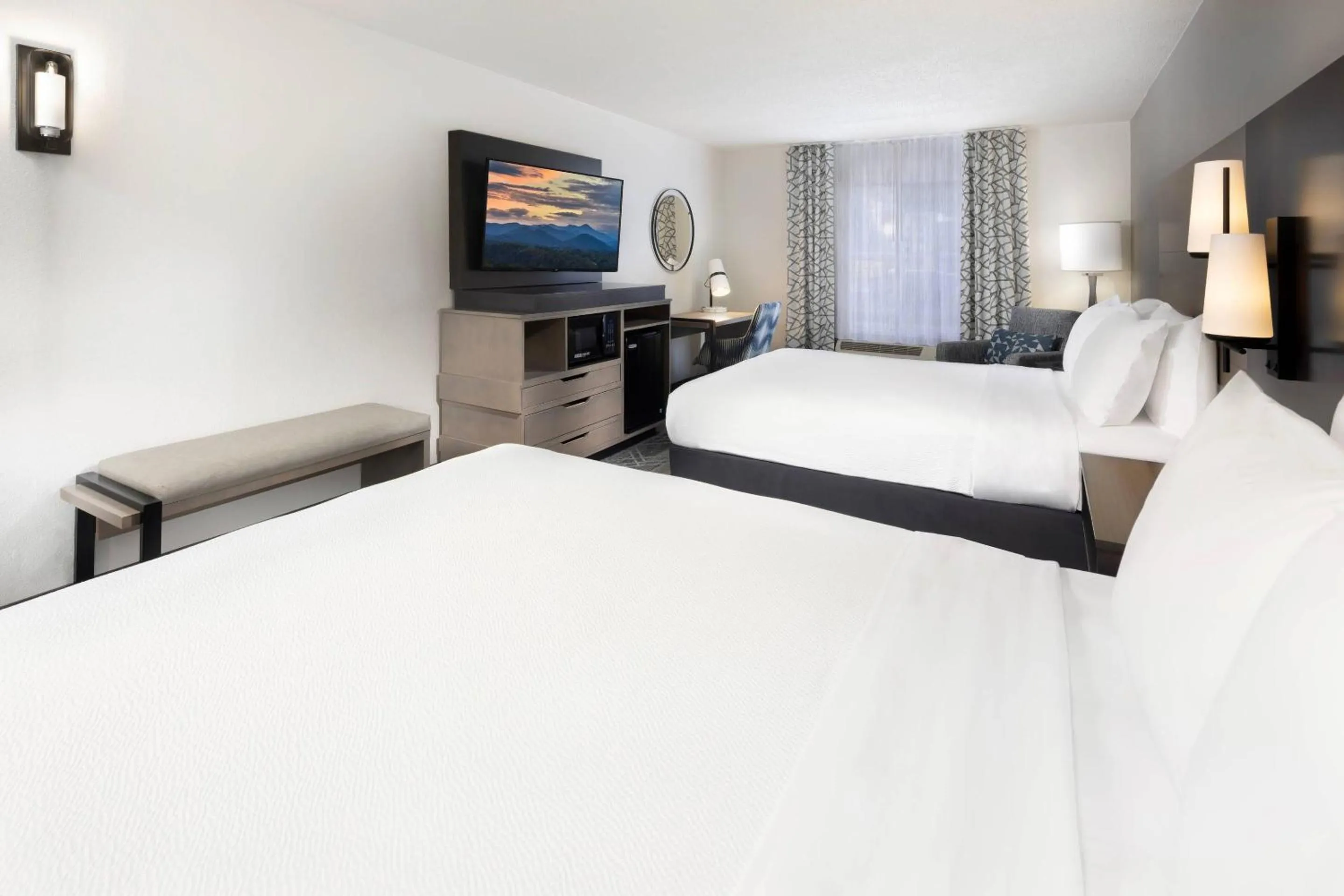 Bedroom, Bed in Country Inn & Suites by Radisson Asheville Downtown Tunnel Road