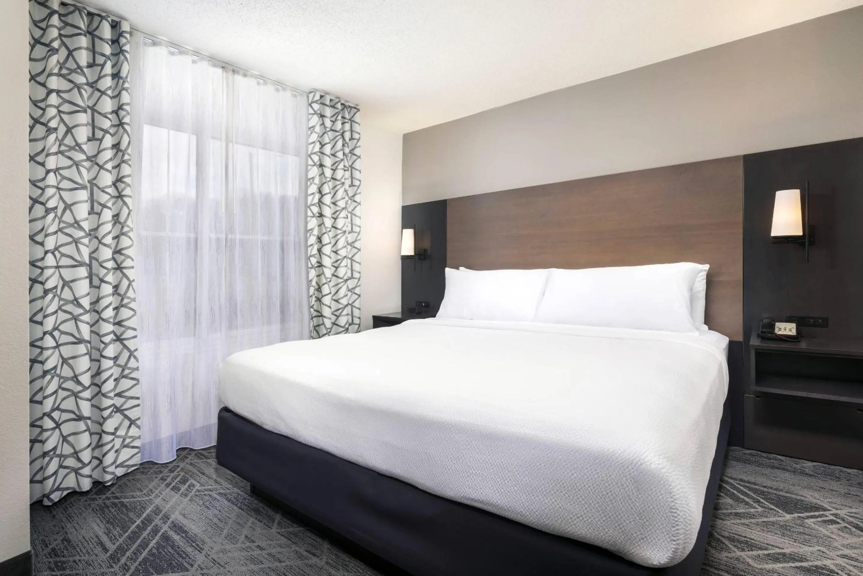 Bedroom, Bed in Country Inn & Suites by Radisson Asheville Downtown Tunnel Road