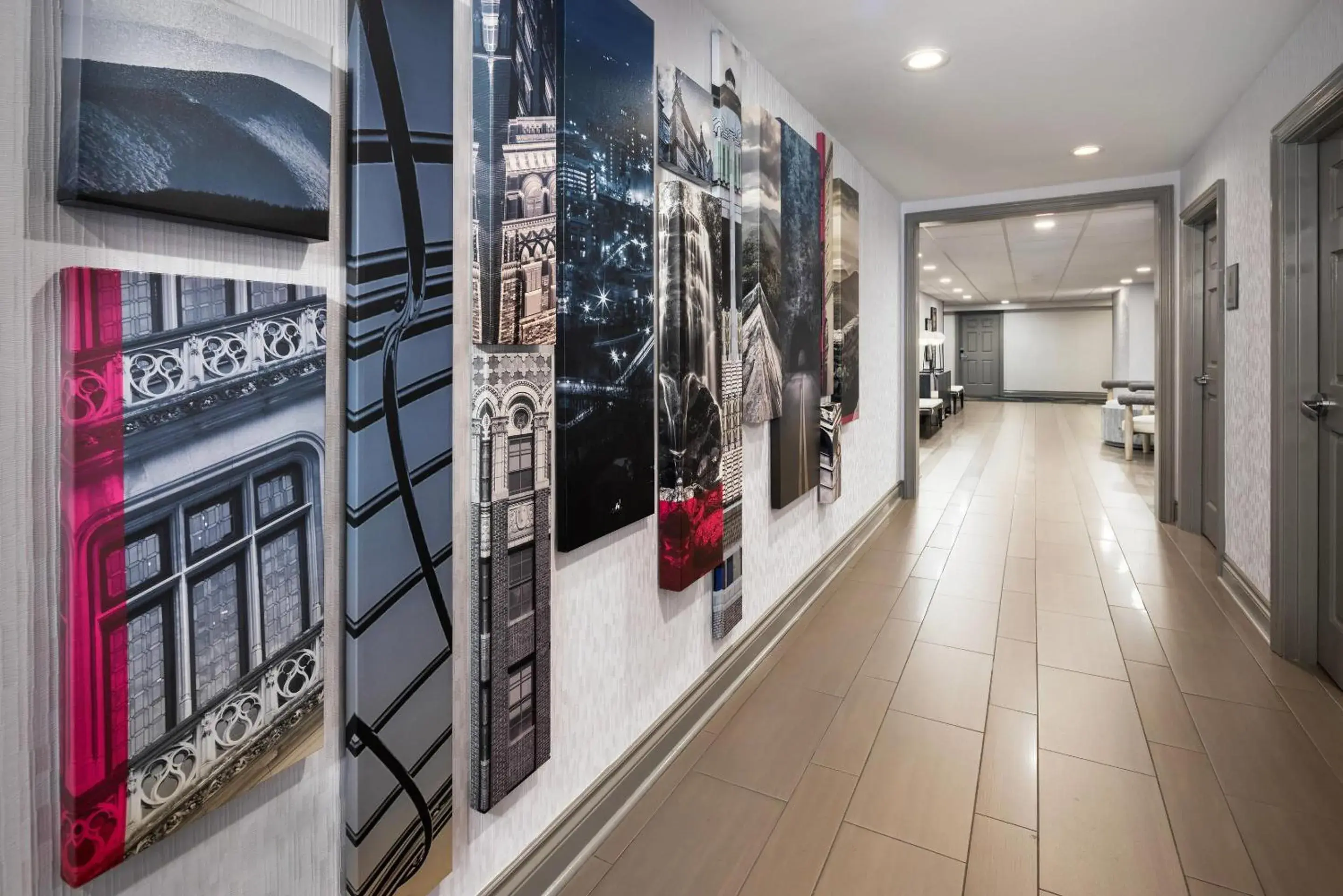 Lobby or reception in Country Inn & Suites by Radisson Asheville Downtown Tunnel Road Lobby or reception in Country Inn & Suites by Radisson Asheville Downtown Tunnel Road