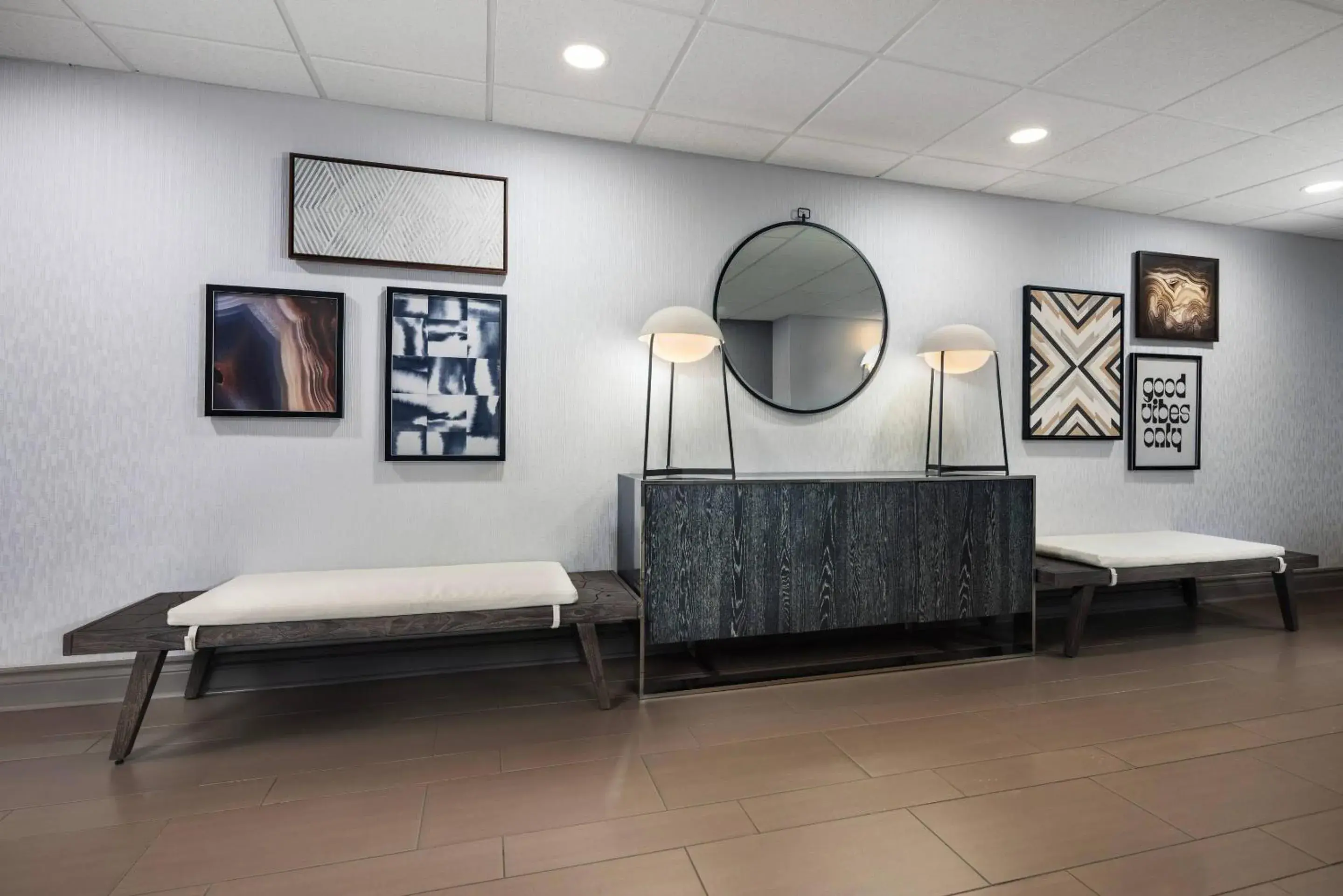 Lobby or reception in Country Inn & Suites by Radisson Asheville Downtown Tunnel Road Lobby or reception in Country Inn & Suites by Radisson Asheville Downtown Tunnel Road