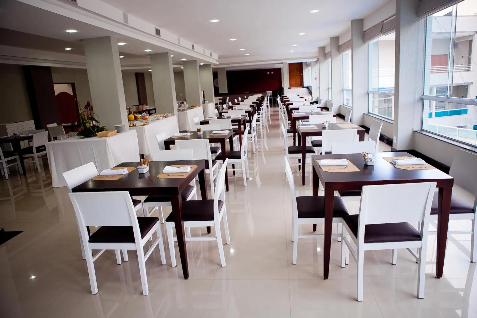 Restaurant/places to eat in Premier Parc Hotel