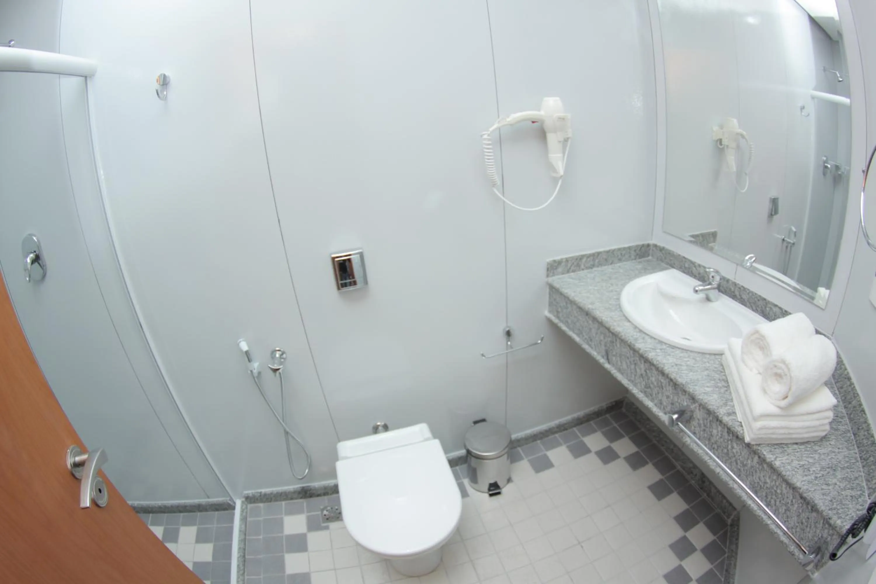 Shower in Premier Parc Hotel