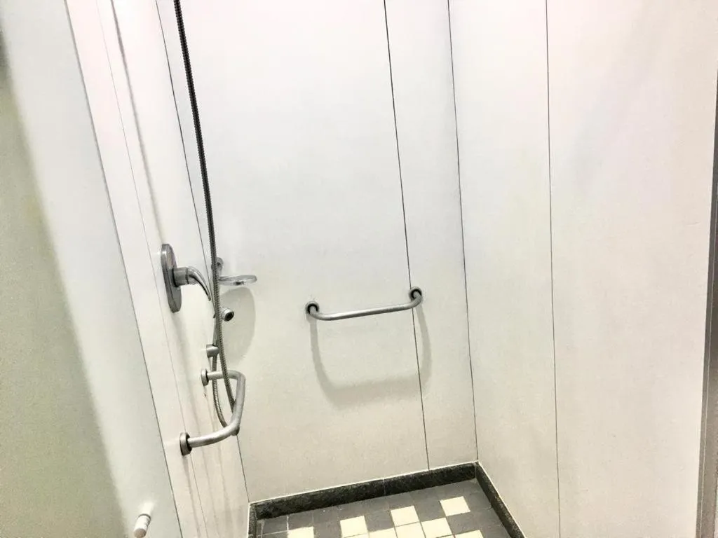 Shower in Premier Parc Hotel